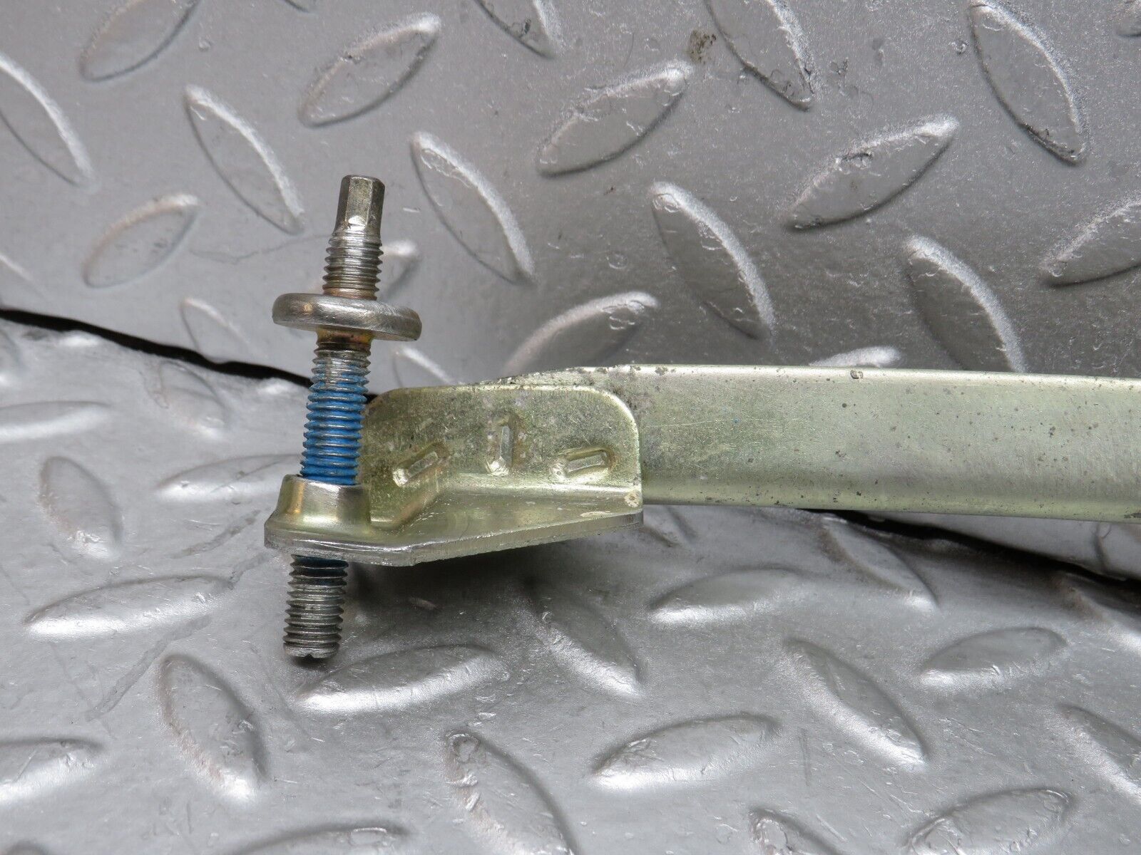 37801 Mercedes-Benz A124 320E Cabriolet Front Right Window Channel