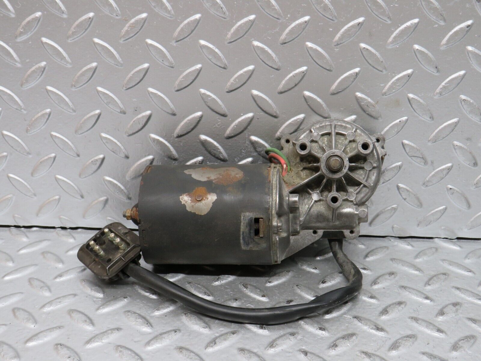 28120 Mercedes-Benz W123 280E Wiper Motor Bosch 0390341077