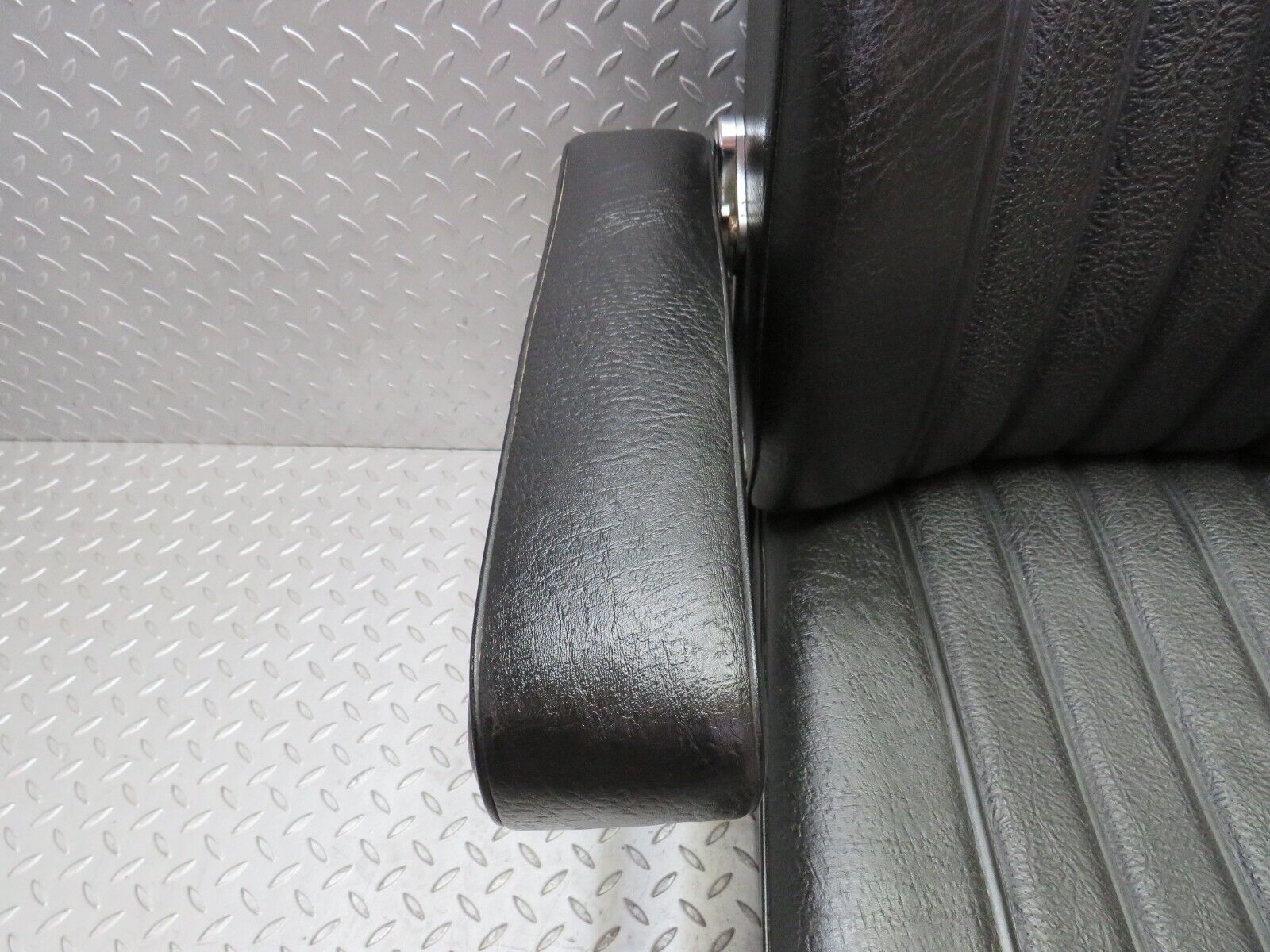 35884 Mercedes-Benz W108 Front Left Seat Black