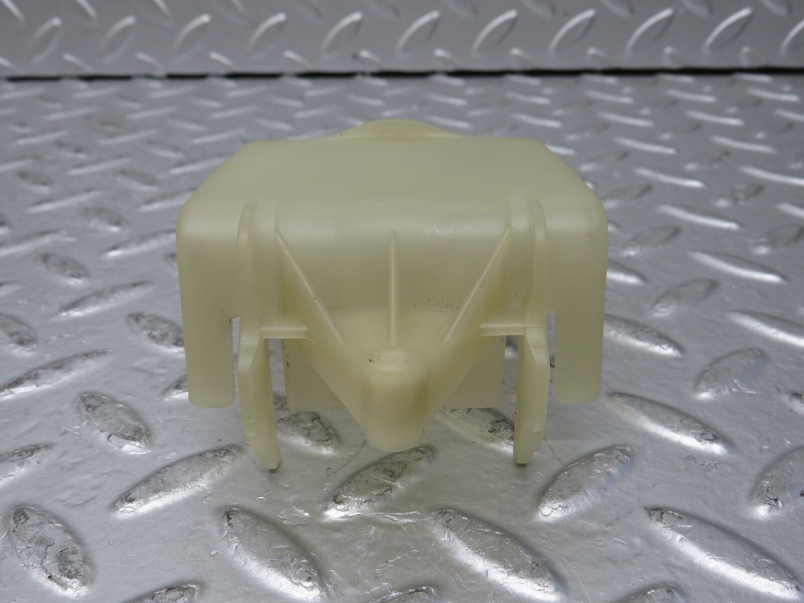 30284 Mercedes-Benz W124 230E Rear Door Lock Vacuum Actuator Cover 1248050590