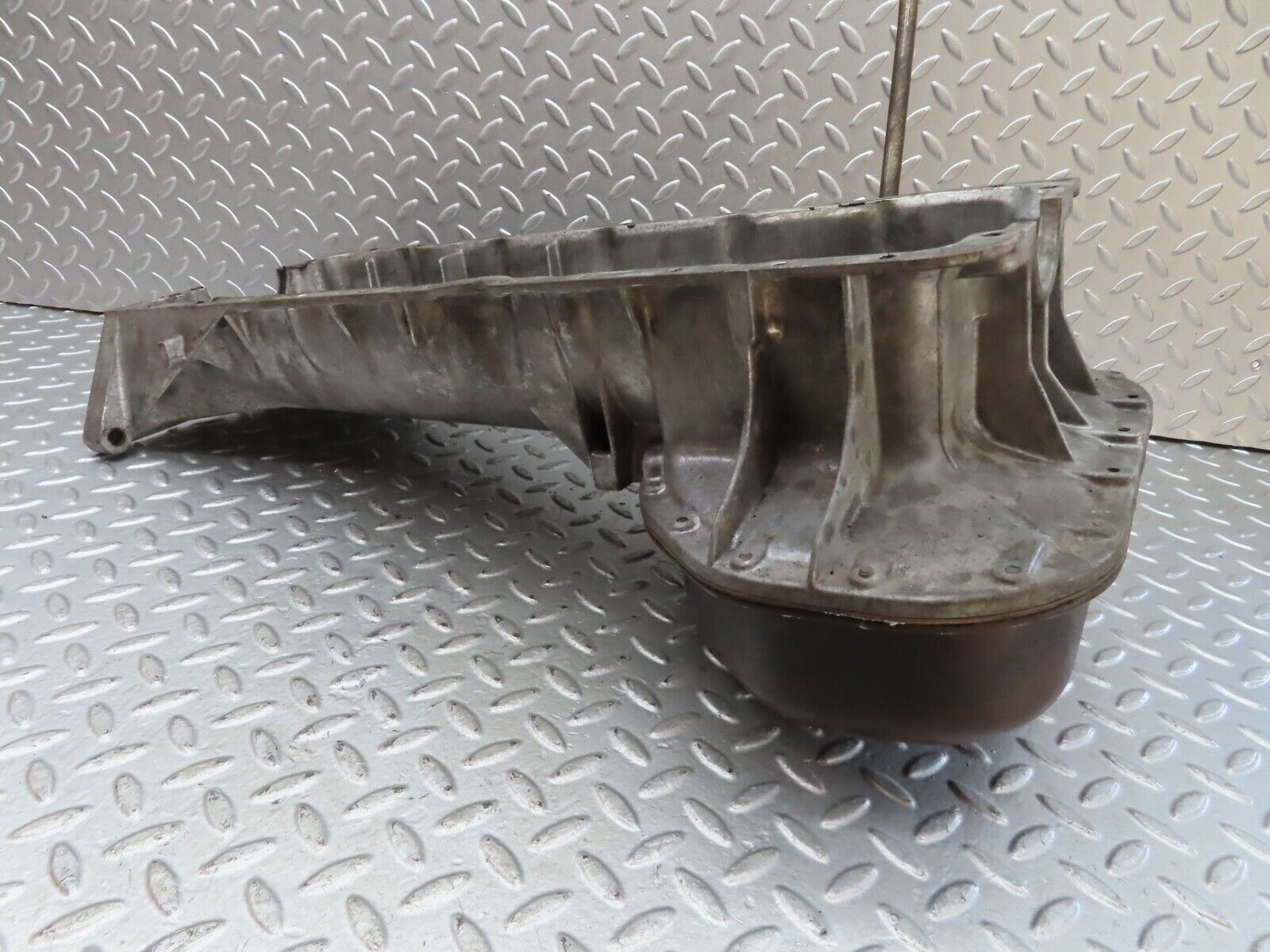 19273 Mercedes-Benz W123 300D Oil Pan Oil Sump 6170140302