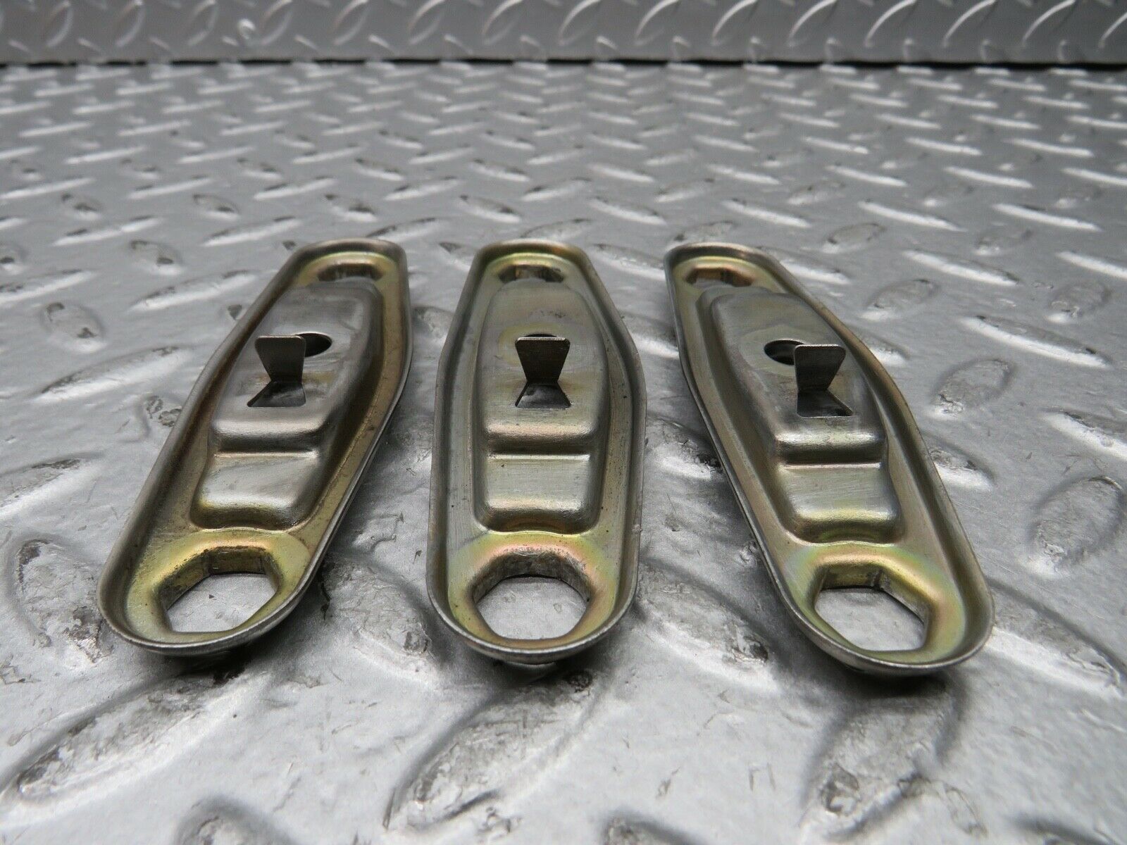 21866 Mercedes-Benz W123 Fuel Injector Brackets