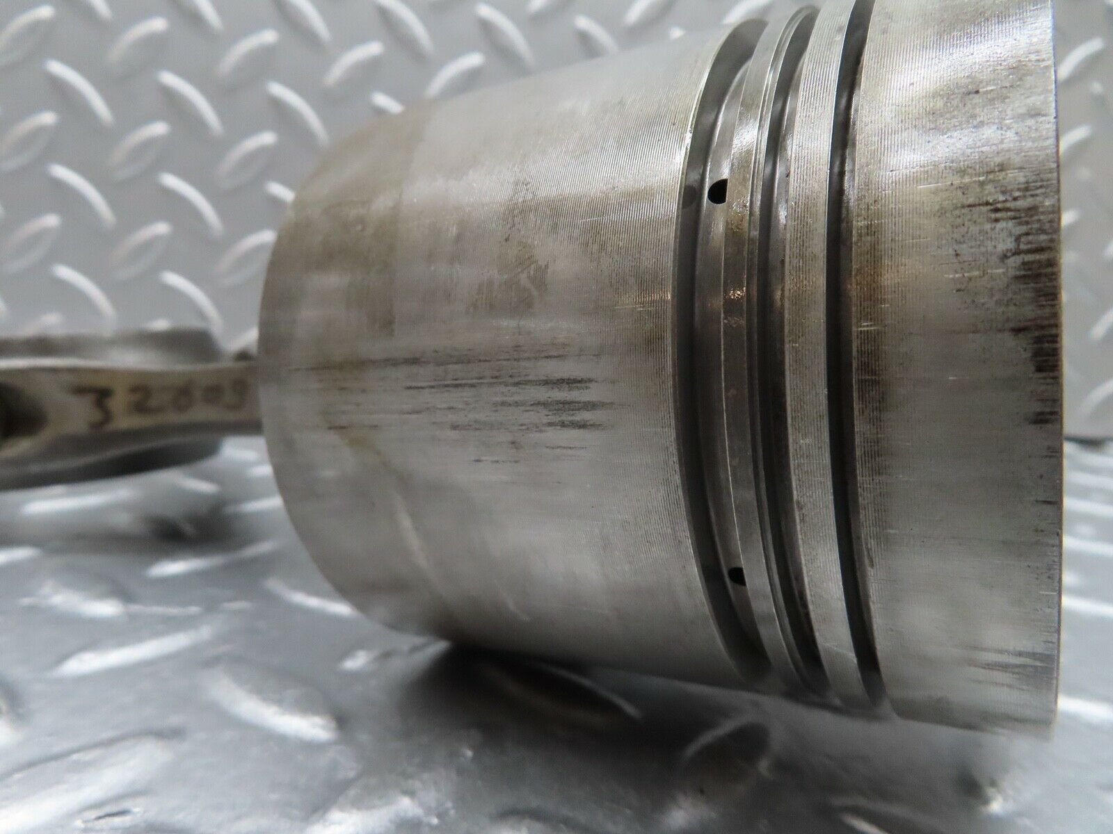 18100 Mercedes-Benz W123 200 Piston With Connecting Rod 86.00 mm