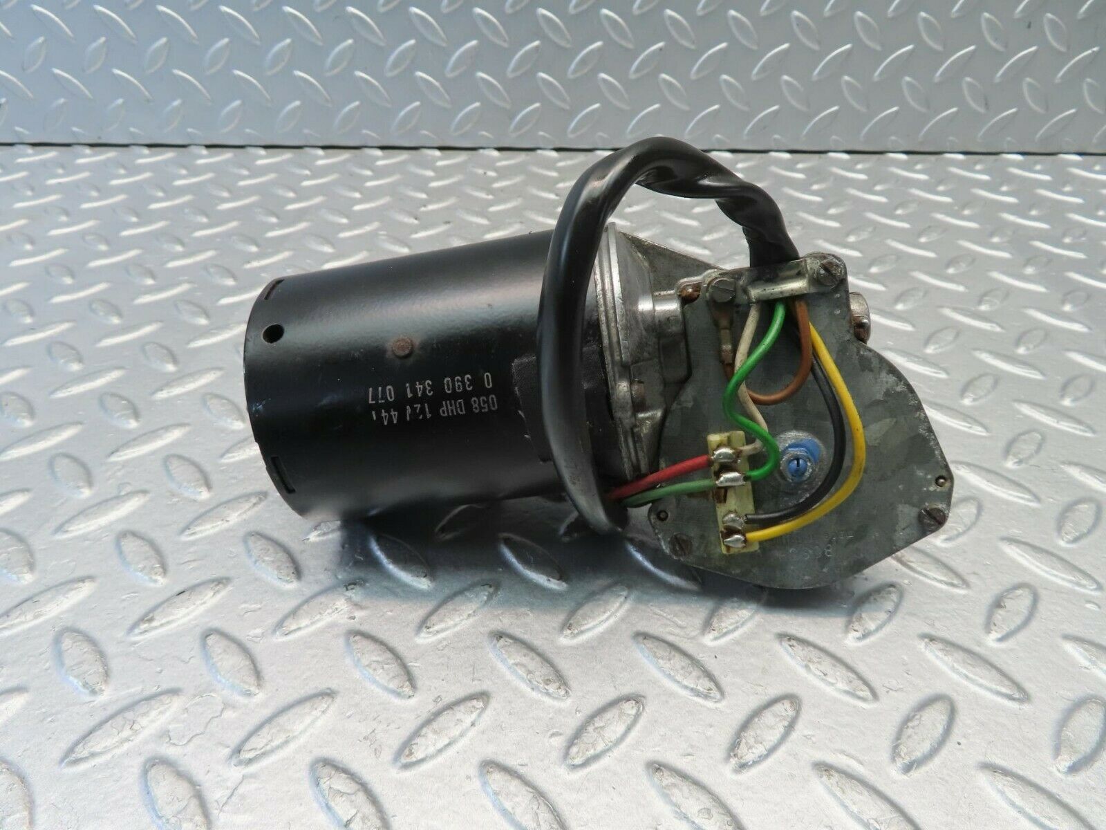 10910 Mercedes-Benz W123 230E Wiper Motor Bosch 0390341077