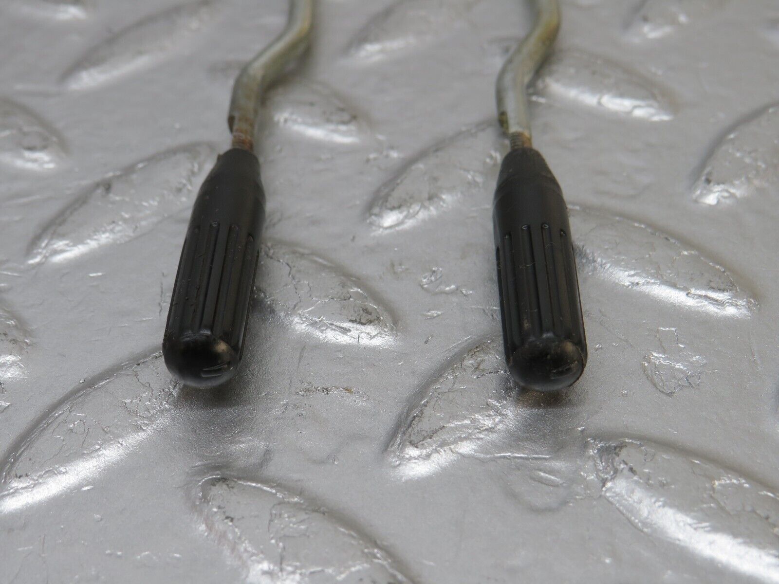 33636 Mercedes-Benz W201 190E 2.0L Front Door Lock Knob Pair