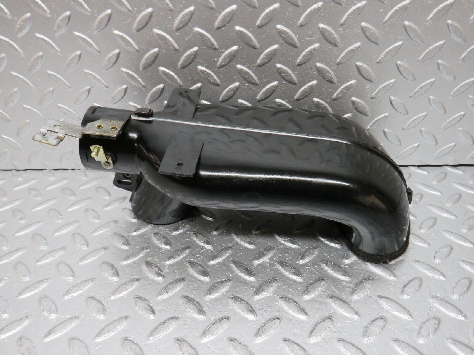 0787 Mercedes-Benz C107 350SLC Coupe Air Vent Control Dash Air Duct Left Side