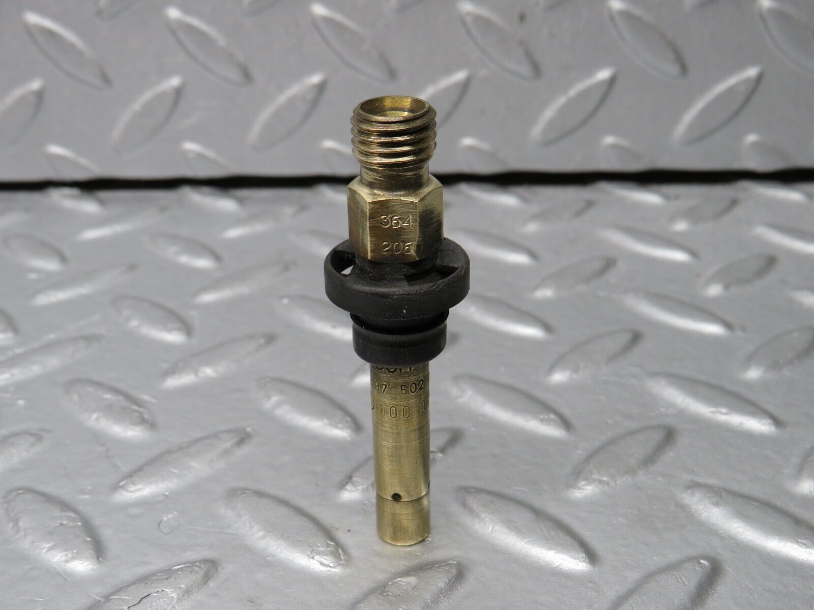 38905 Mercedes-Benz W201 190E 2.6L Fuel Injector Bosch 0000785623 0437502047