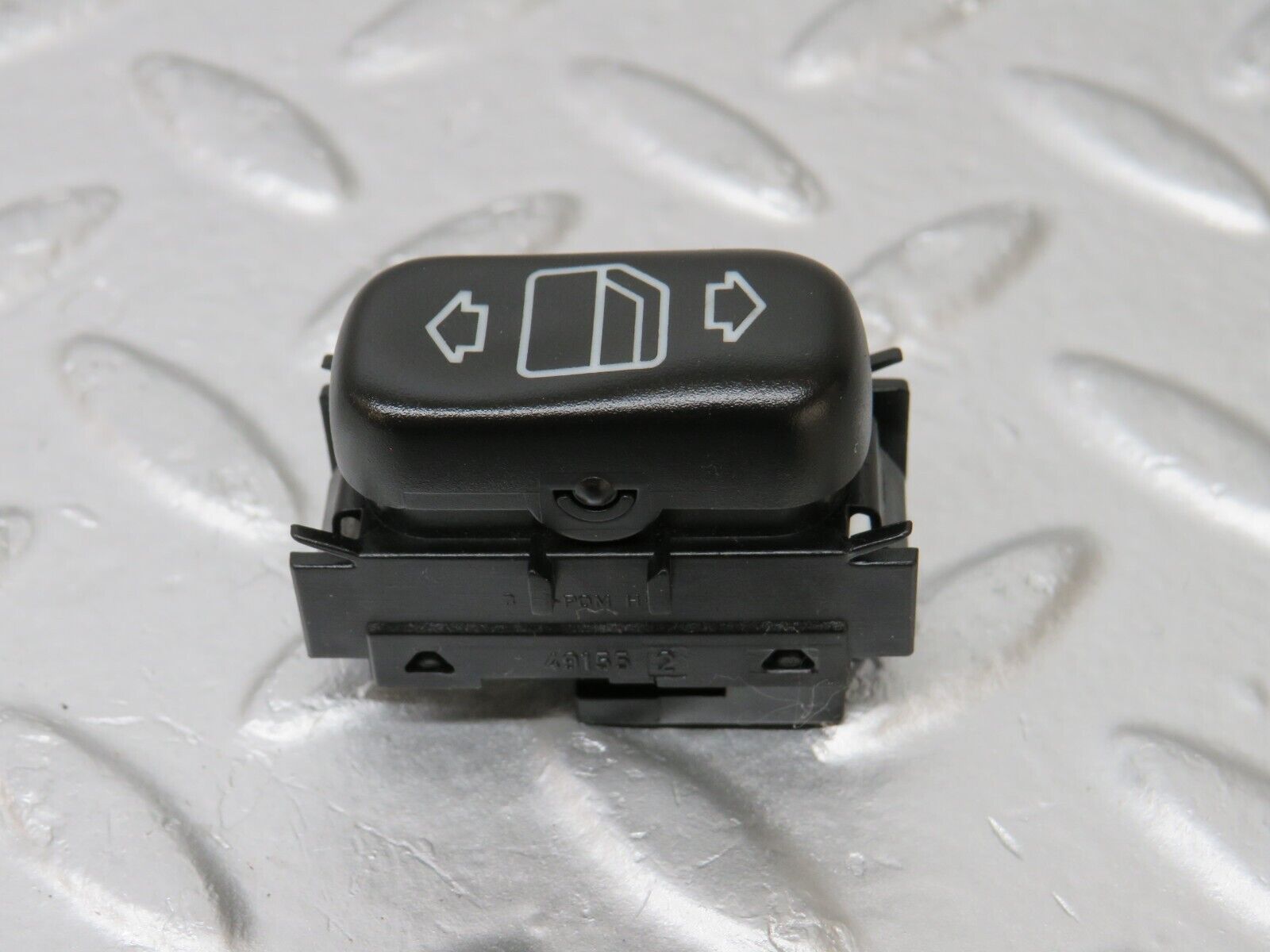 34755 Mercedes-Benz W210 320E Electric Window Switch 2108208210