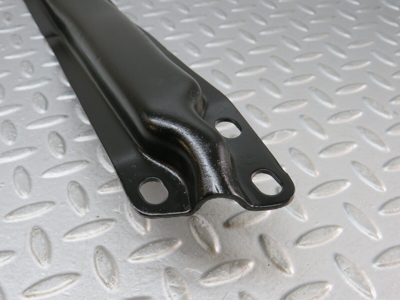 36370 Mercedes-Benz W126 420SE Engine Mount Bracket Support