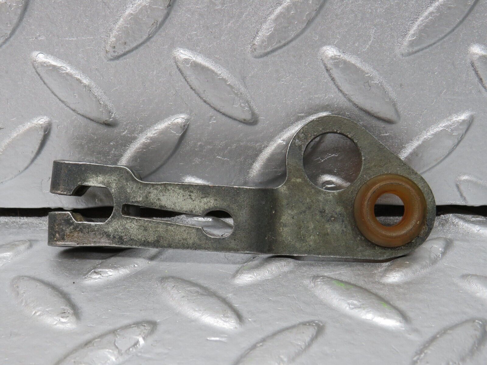 39707 Mercedes-Benz R129 320SL Coupe Automatic Gearbox Linkage Bracket