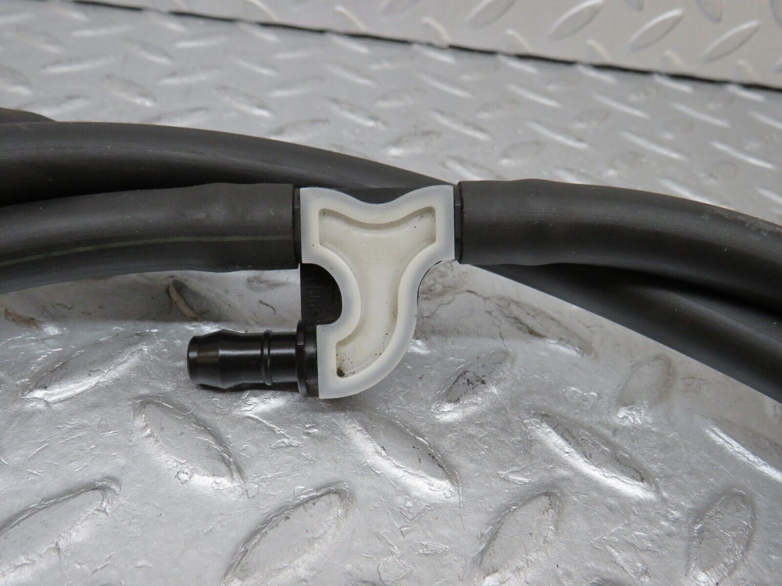 35250 Mercedes-Benz W221 Headlight Washer Hose Pipe