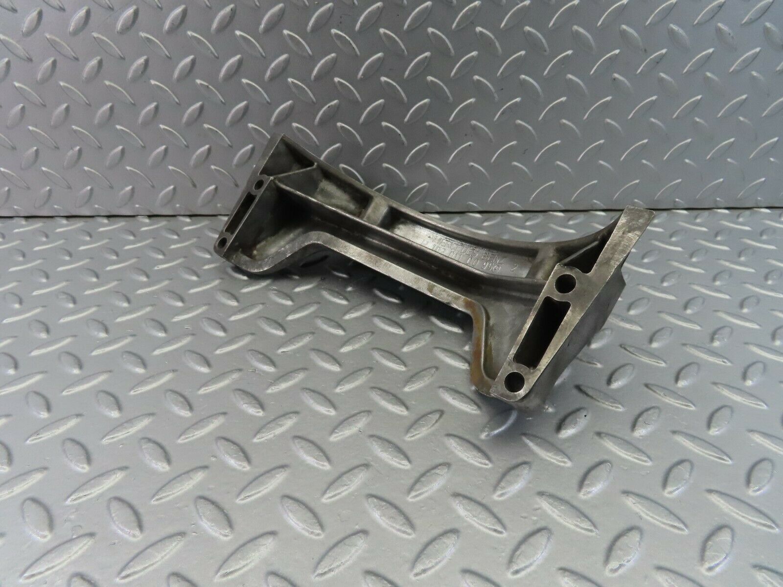 8834 Mercedes-Benz W123 Cover Oil Sump 1020110095