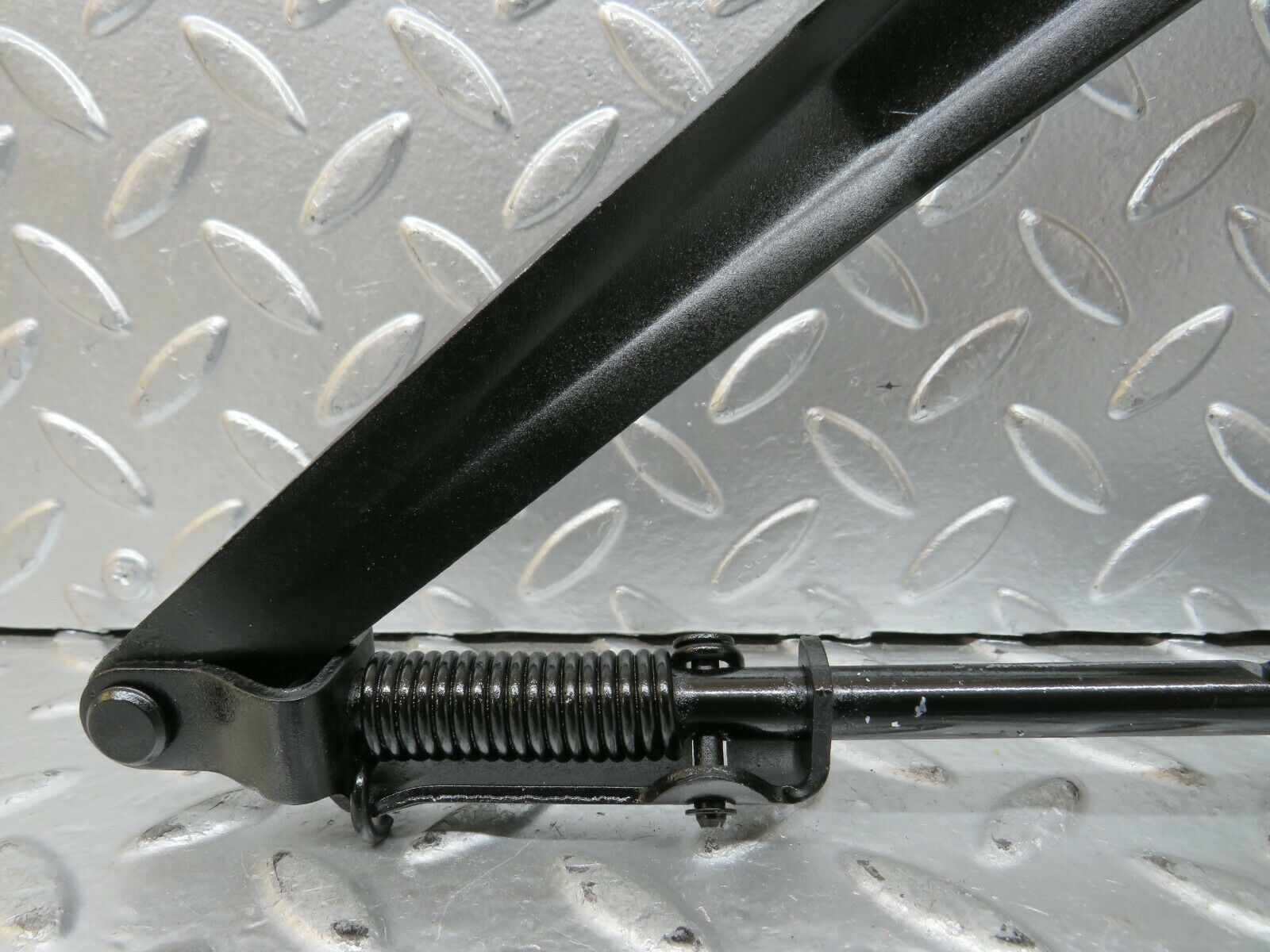 23609 Mercedes-Benz W114 280E Handbrake Regulator