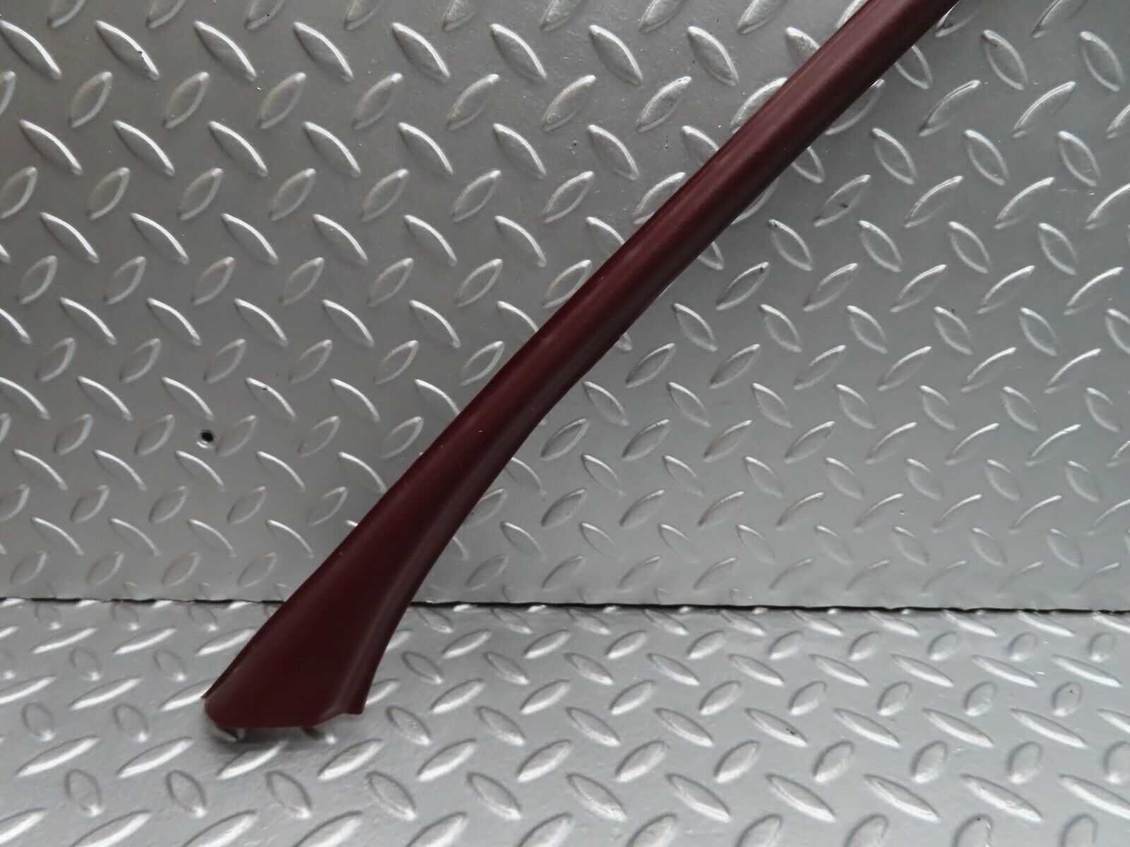 21425 Mercedes-Benz W126 300SE Front Right Door Window Frame Cover 1267250471