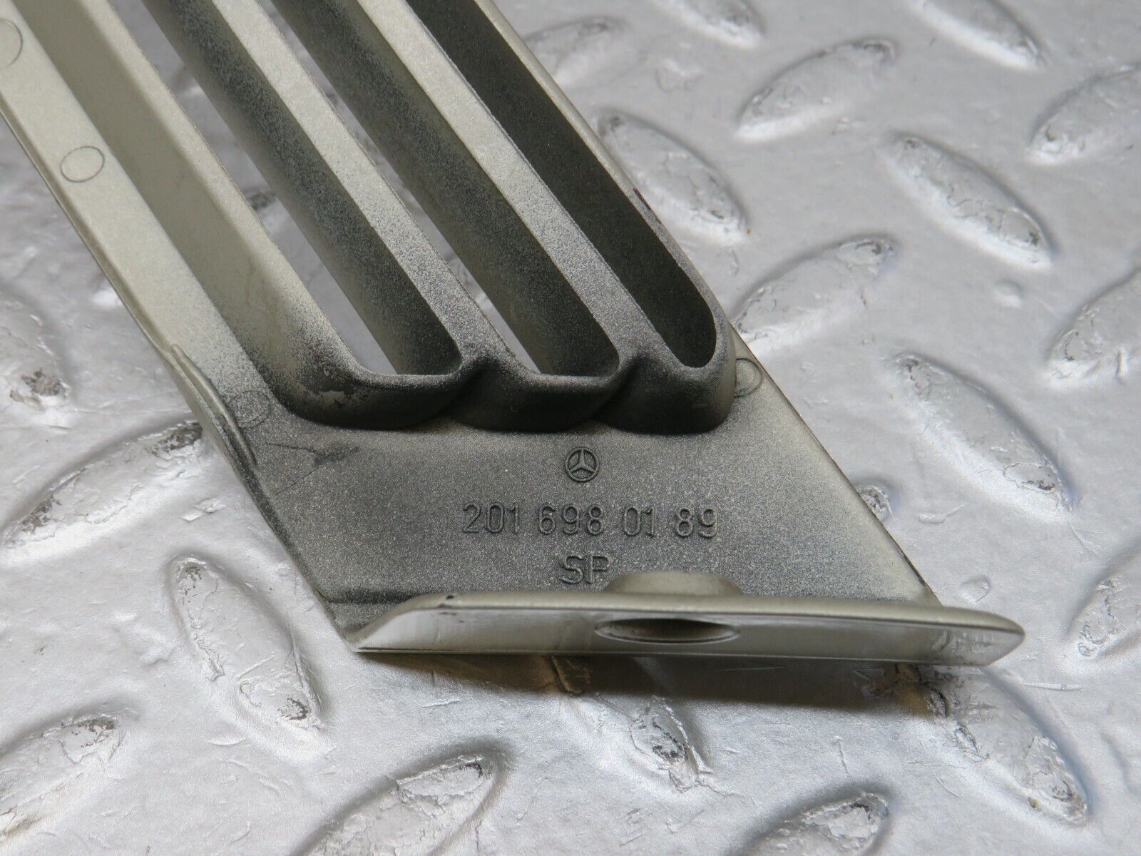 36500 Mercedes-Benz W201 190E 2.0L C Pillar Exterior Cover Left Side 2016980189