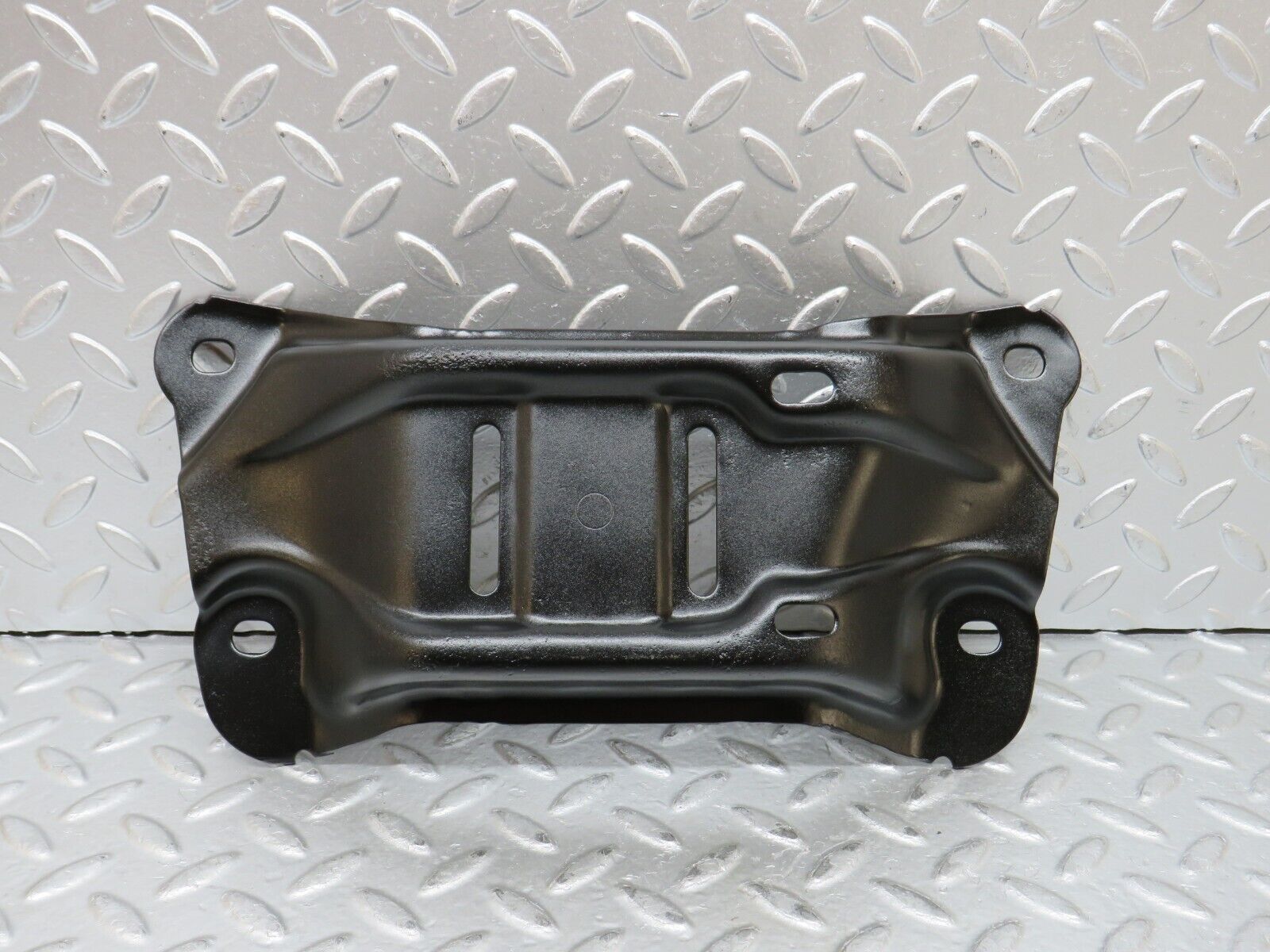 27905 Mercedes-Benz W123 280E Gearbox Mount Bracket