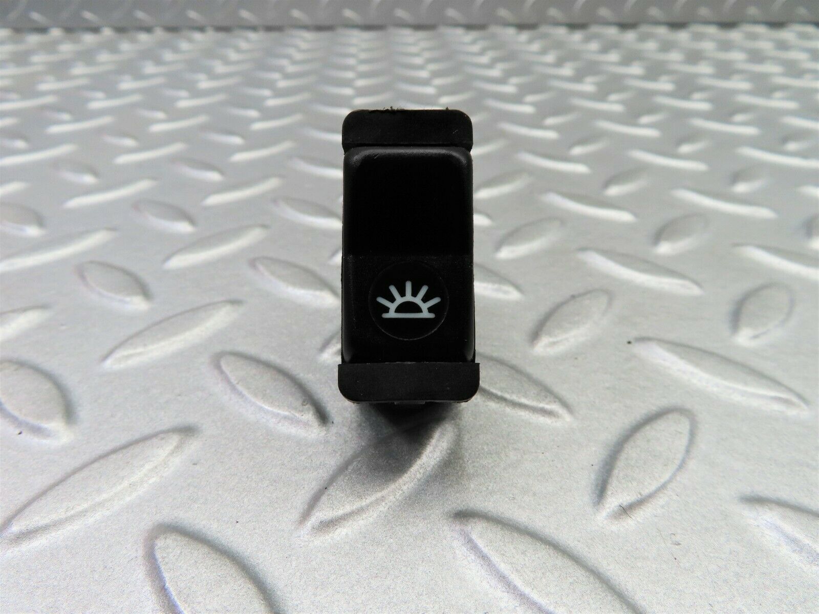 6111 Mercedes-Benz W126 380SE Interior Light Switch 0008205910