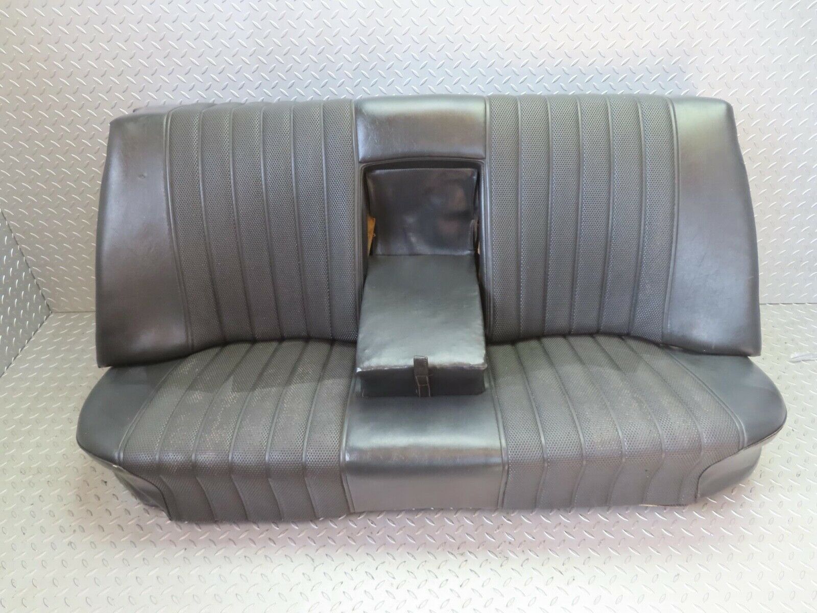 13297 Mercedes-Benz W111 220S Rear Seat Black