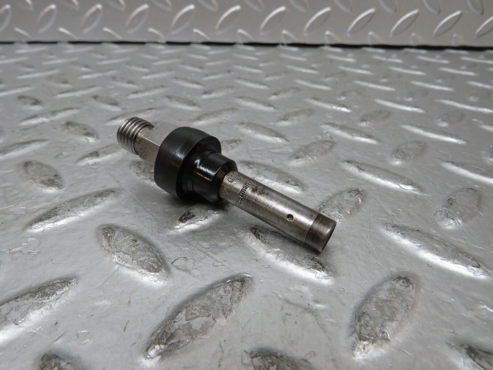 27424 Mercedes-Benz W123 280E Fuel Injector Bosch 0437502010