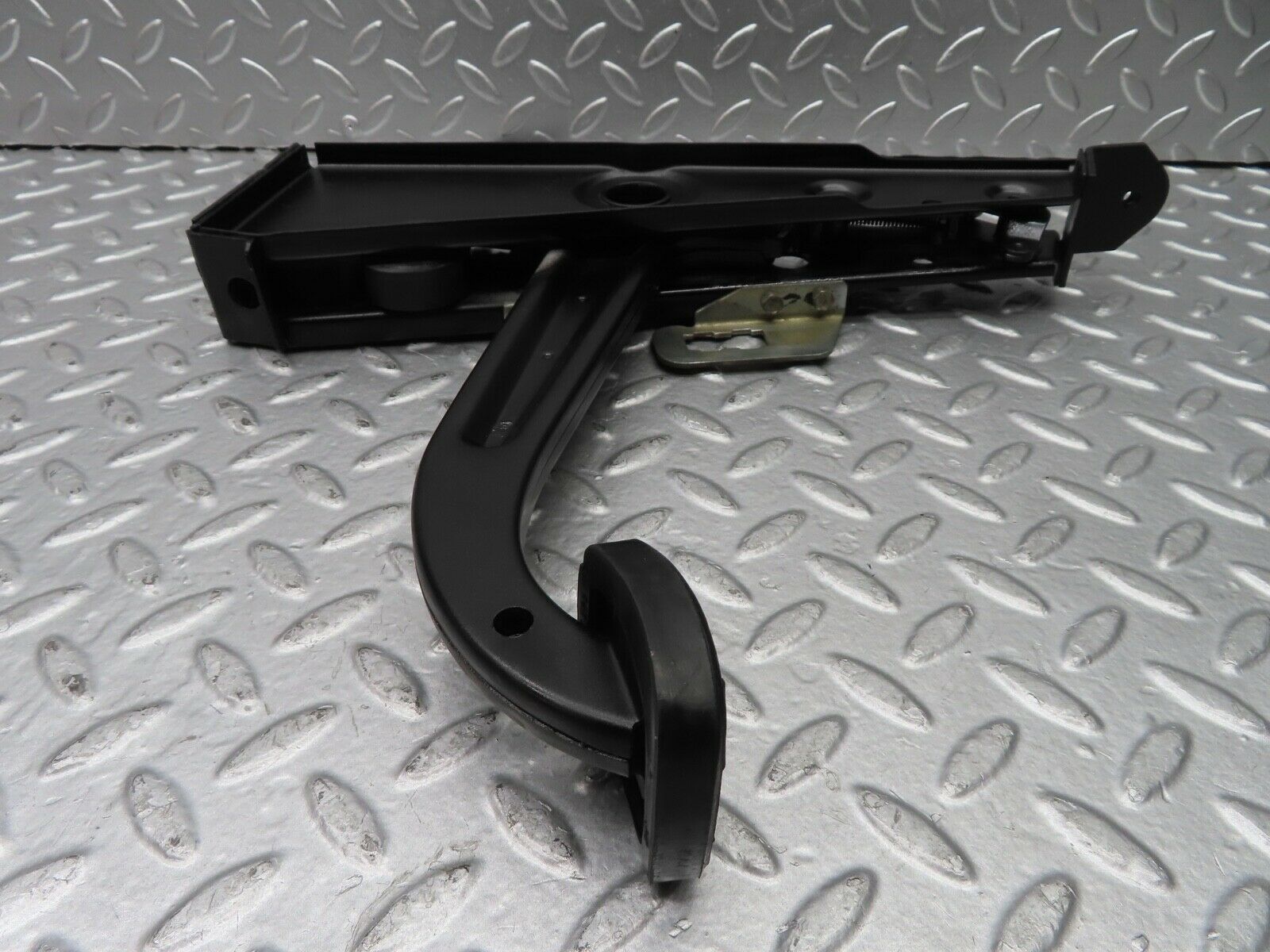 20892 Mercedes-Benz W114 250CE Coupe Parking Brake Pedal