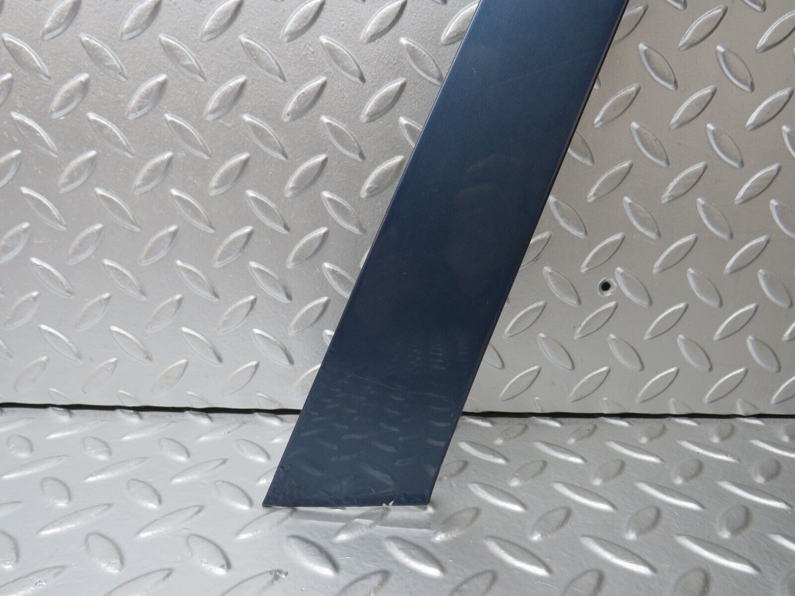 31183 Mercedes-Benz S124 220TE Wagon Front Right Door Exterior Frame Trim