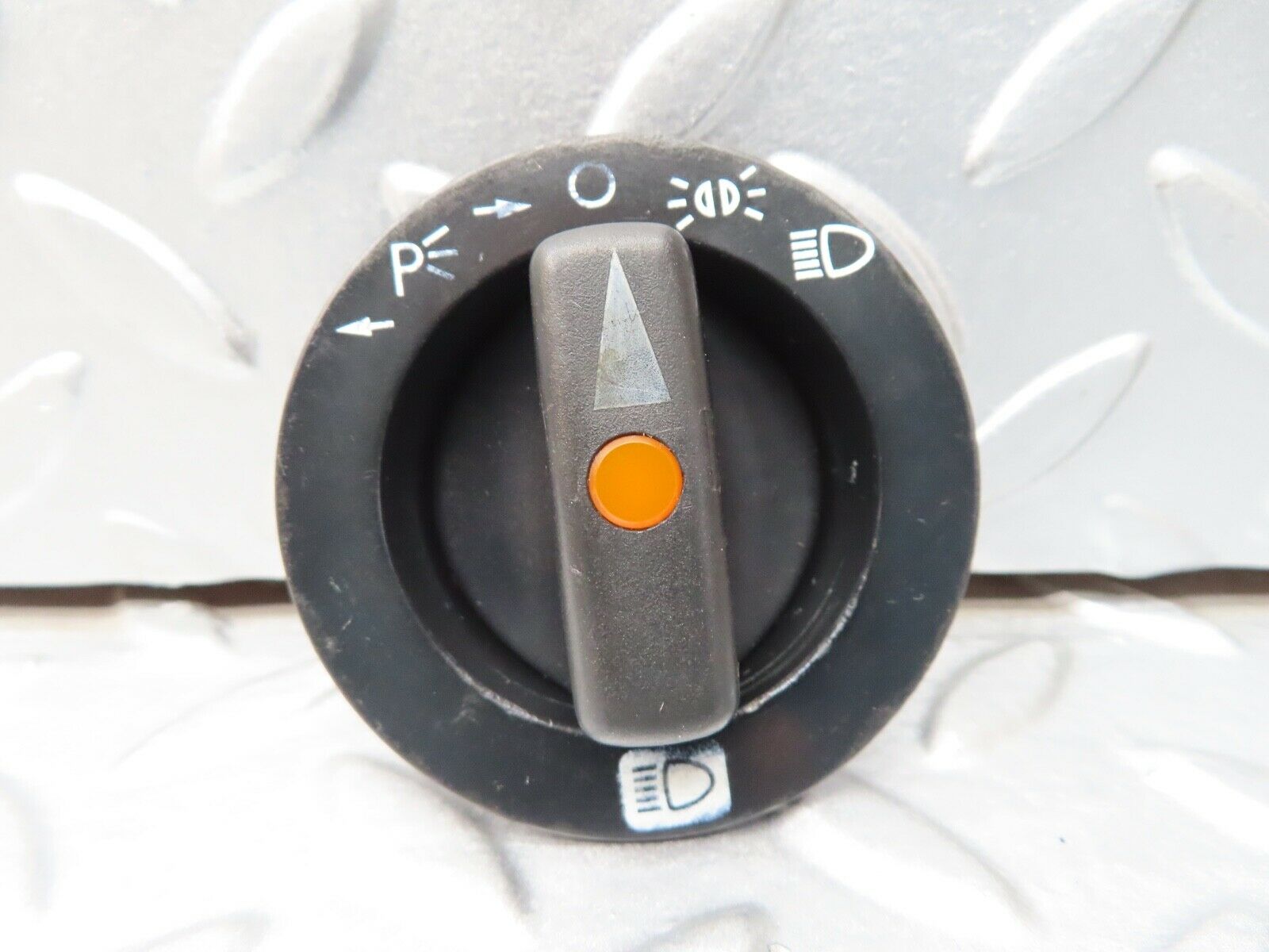 17004 Mercedes-Benz C123 280CE Coupe Headlight Switch Knob 1075450530