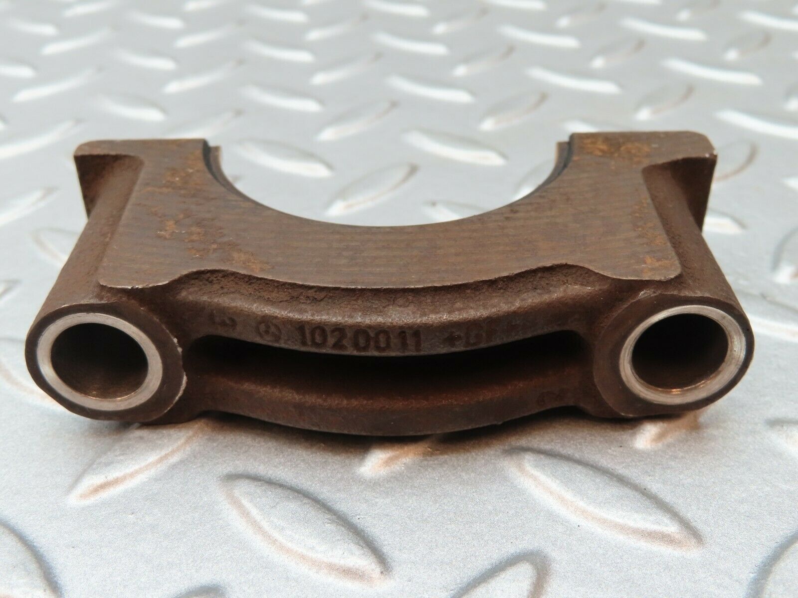 3956 Mercedes-Benz S123 200T Wagon Crankshaft Bearing Holder Block 1020011