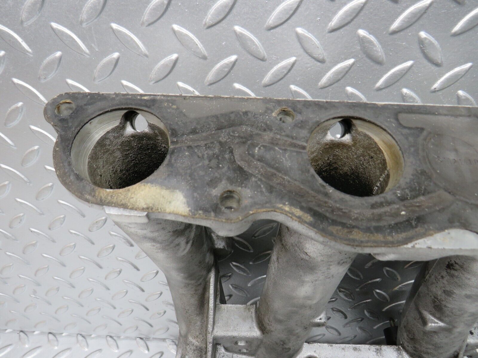 28696 Mercedes-Benz W123 230E Intake Manifold 1021410301 1021411190