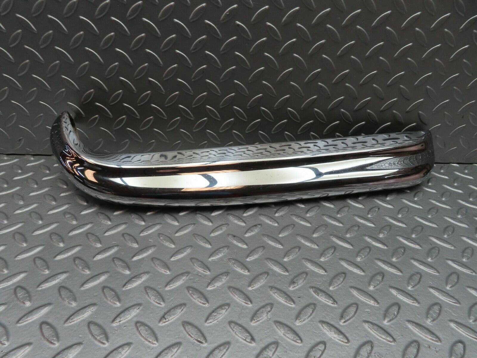 10626 Mercedes-Benz W108 Rear Left Upper Bumper Corner