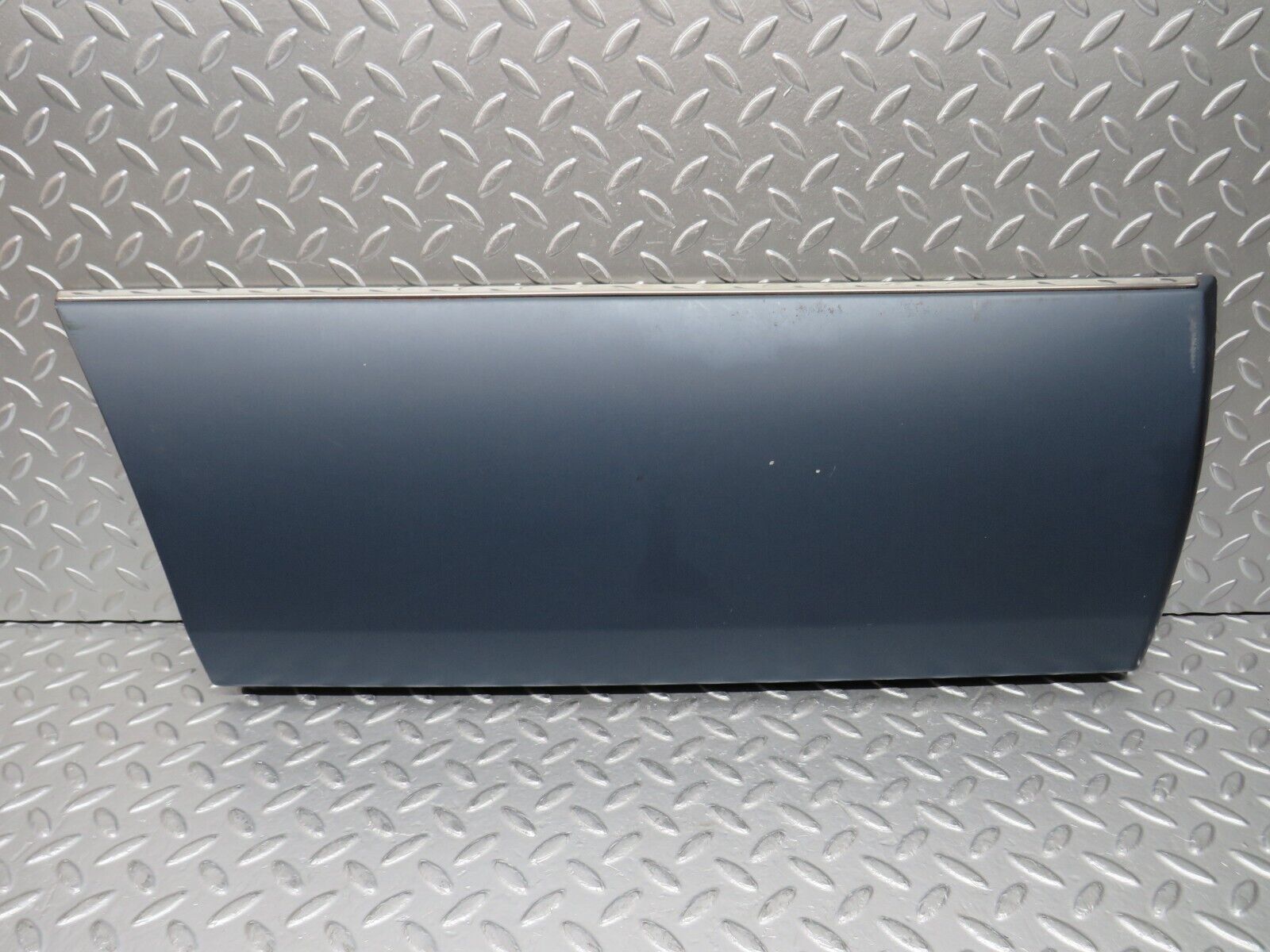 29998 Mercedes-Benz W124 Rear Right Door Lower Moulding Trim 1246901840