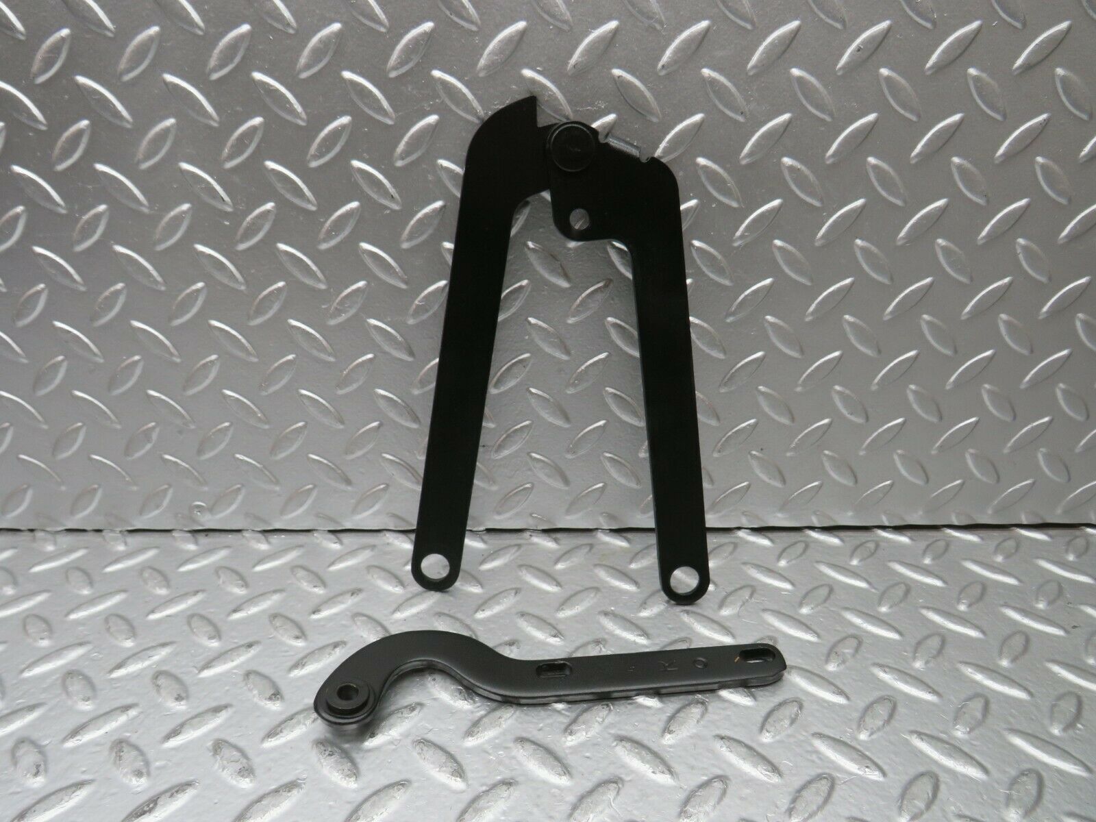 22869 Mercedes-Benz C107 450SLC Coupe Bonnet Hinge Right Side