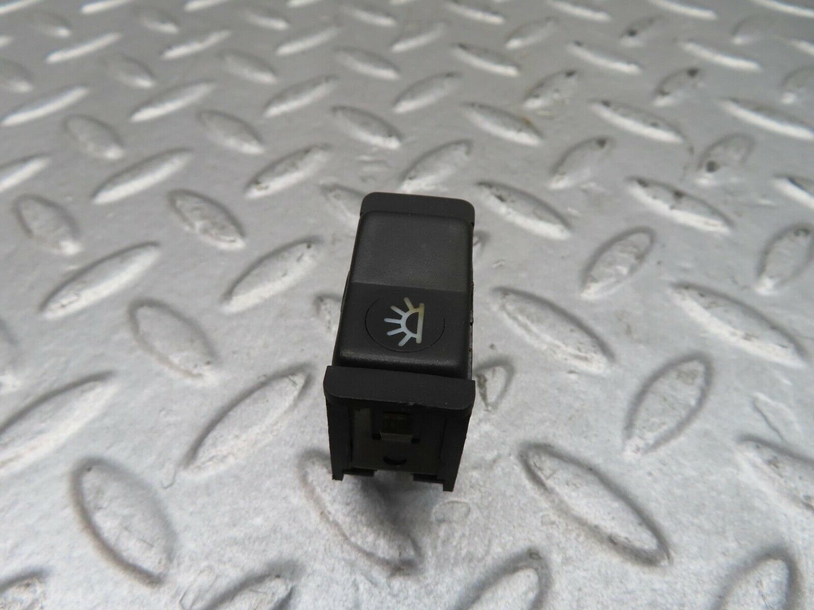 14335 Mercedes-Benz W116 350SE Interior Dome Light Switch 0008205810