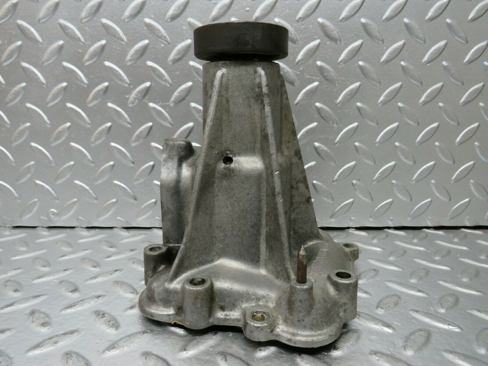 23303 Mercedes-Benz W116 350SE Water Pump 1172010201