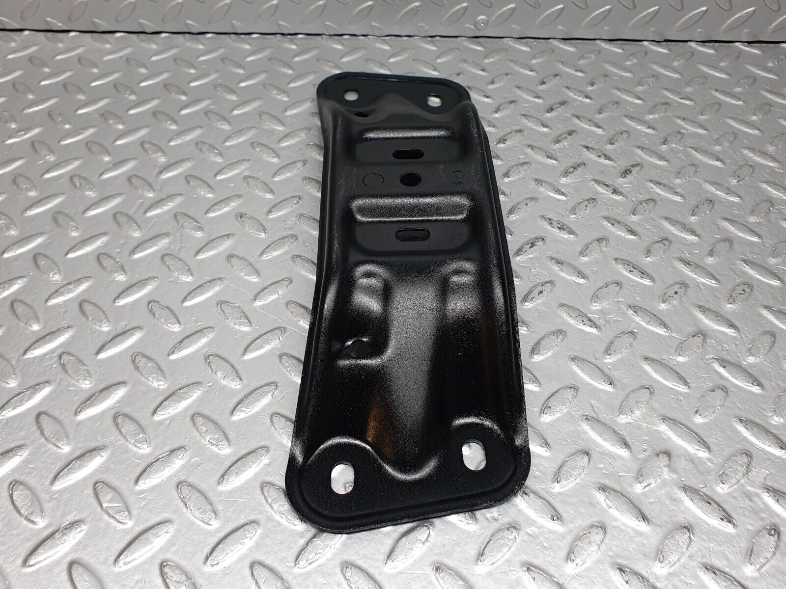 41148 Mercedes-Benz W126 300SE Gearbox Mount Bracket