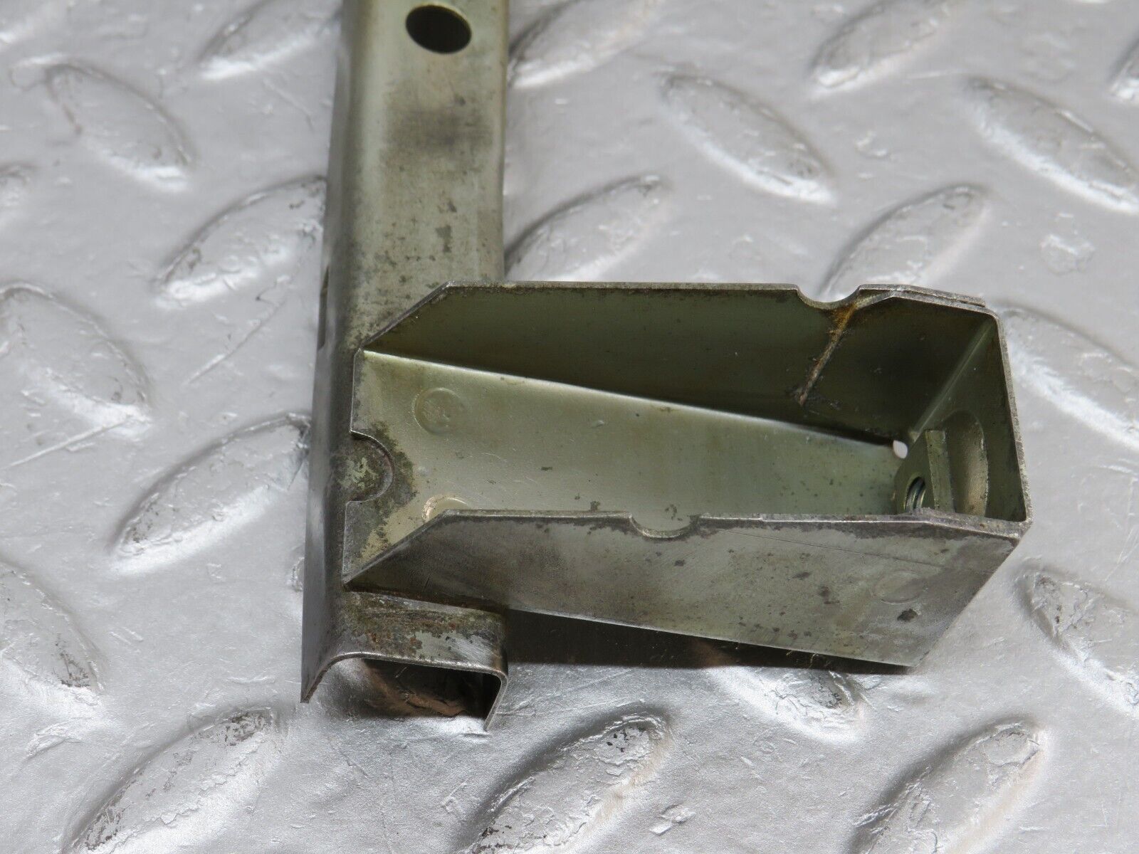 36013 Mercedes-Benz W126 420SE Rear Left Door Window Channel