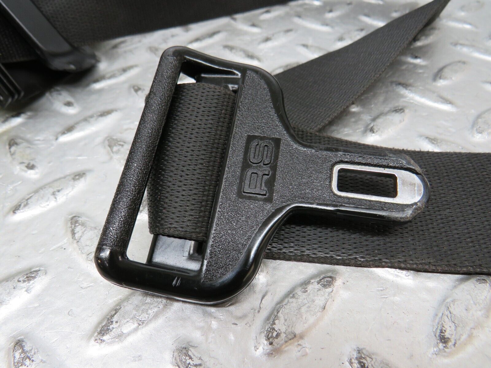 27819 Mercedes-Benz S124 300TE Wagon Seat Belt Front Left