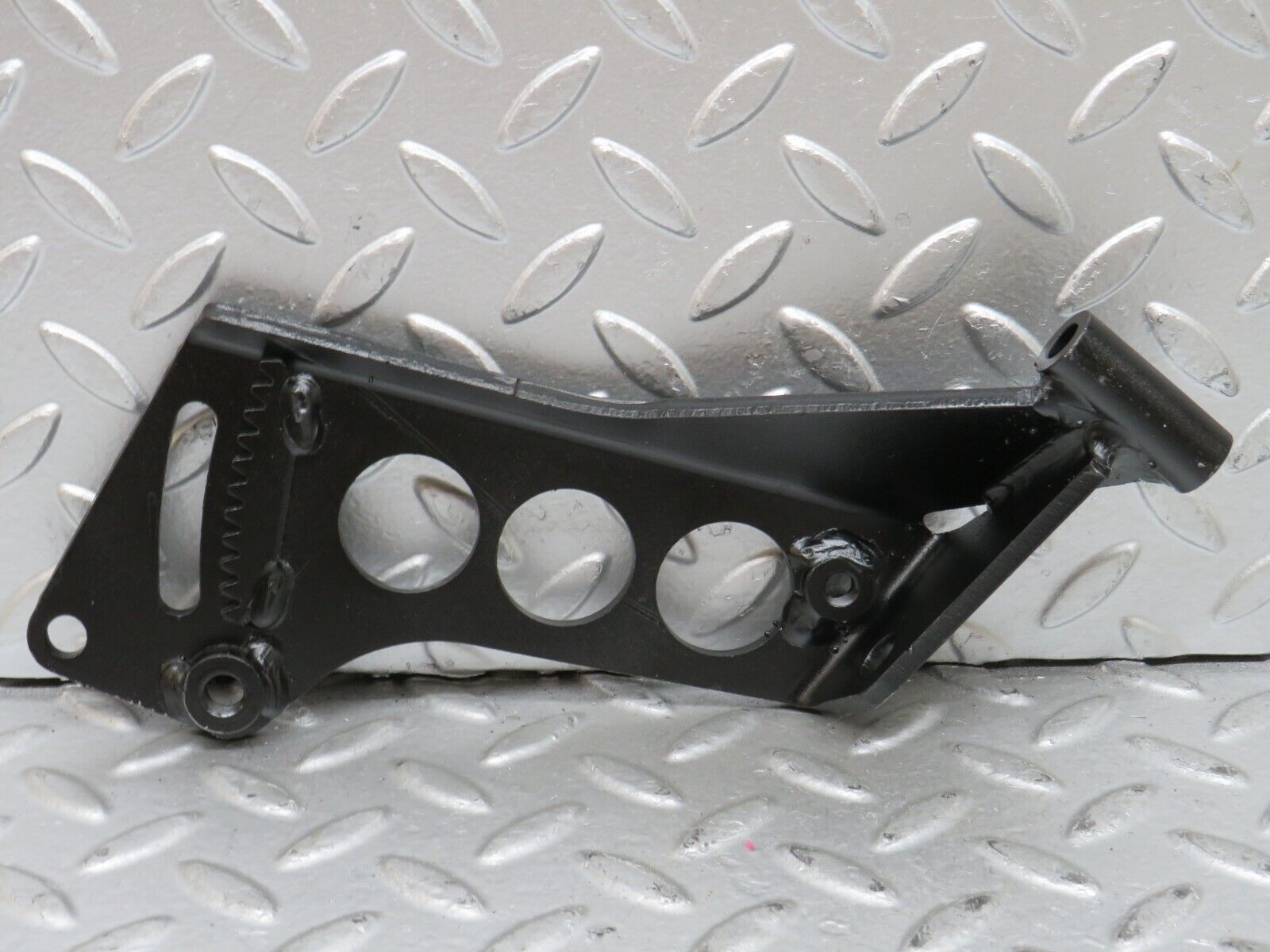 28068 Mercedes-Benz W123 280E Power Steering Pump Bracket