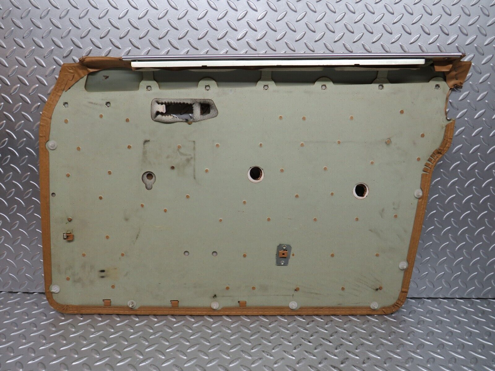 27131 Mercedes-Benz W123 280E Front Left Door Card