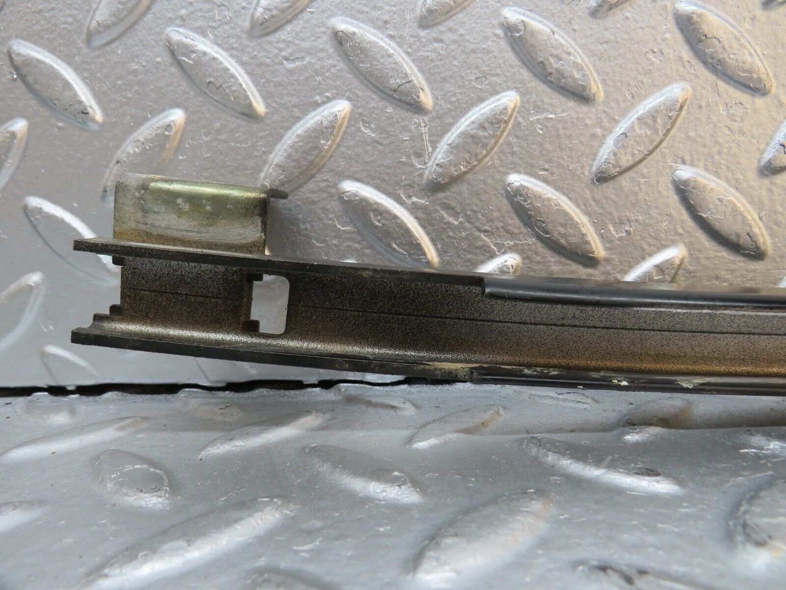 31211 Mercedes-Benz S124 220TE Wagon Rear Left Door Window Channel