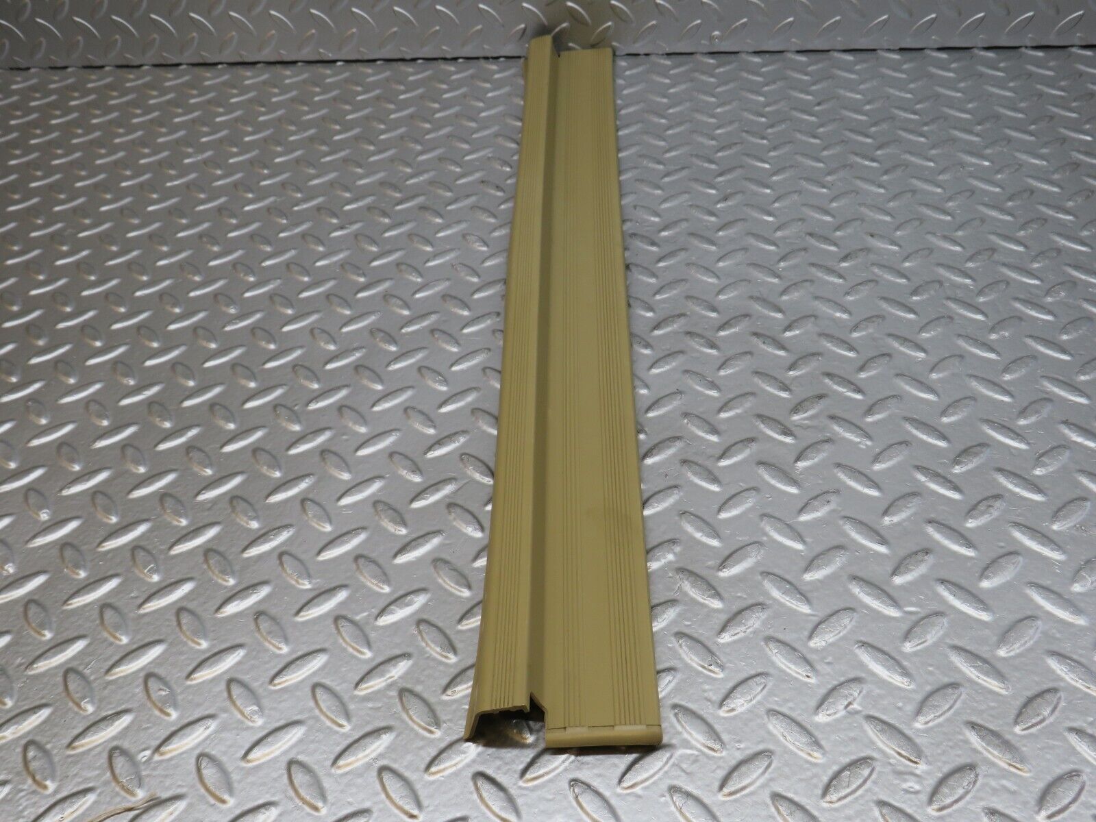 29276 Mercedes-Benz W124 230E Front Right Door Sill Trim