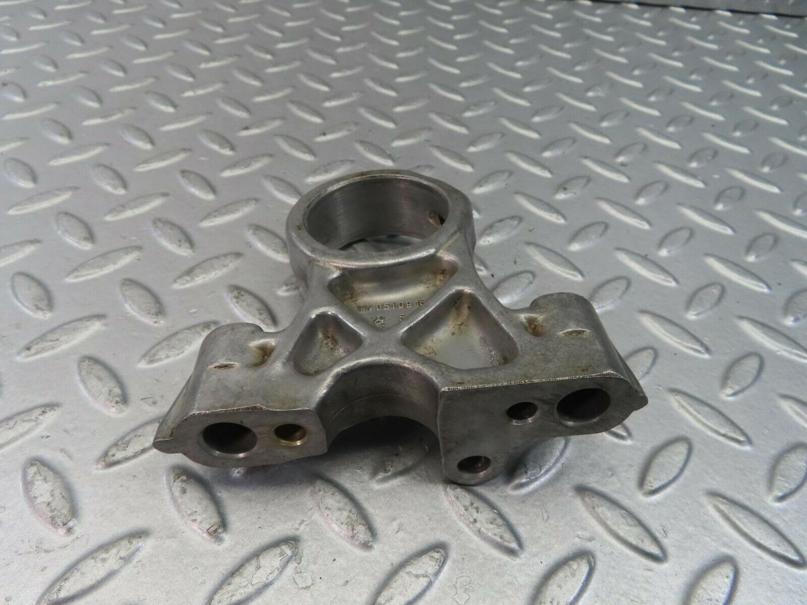 8952 Mercedes-Benz W108 Camshaft Tower Bearing 1140510916