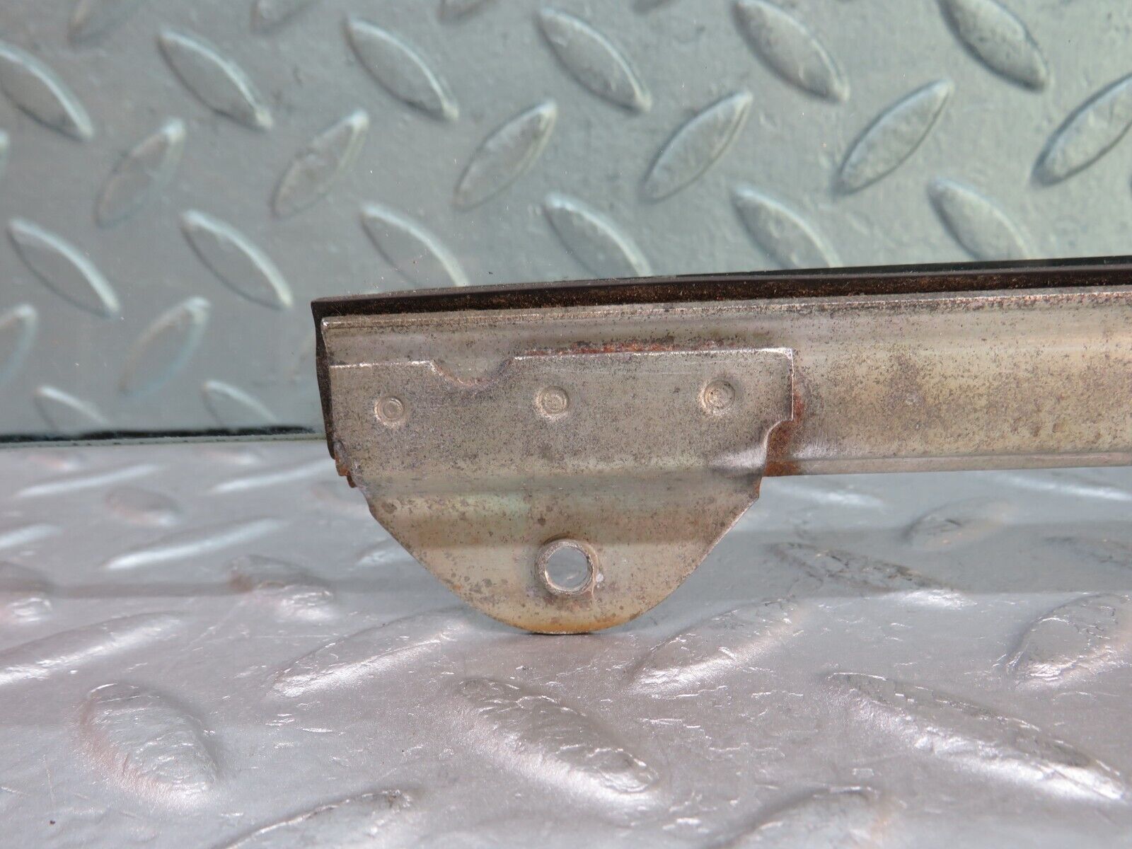 37513 Mercedes-Benz W109 300SEL Rear Left Door Window Glass