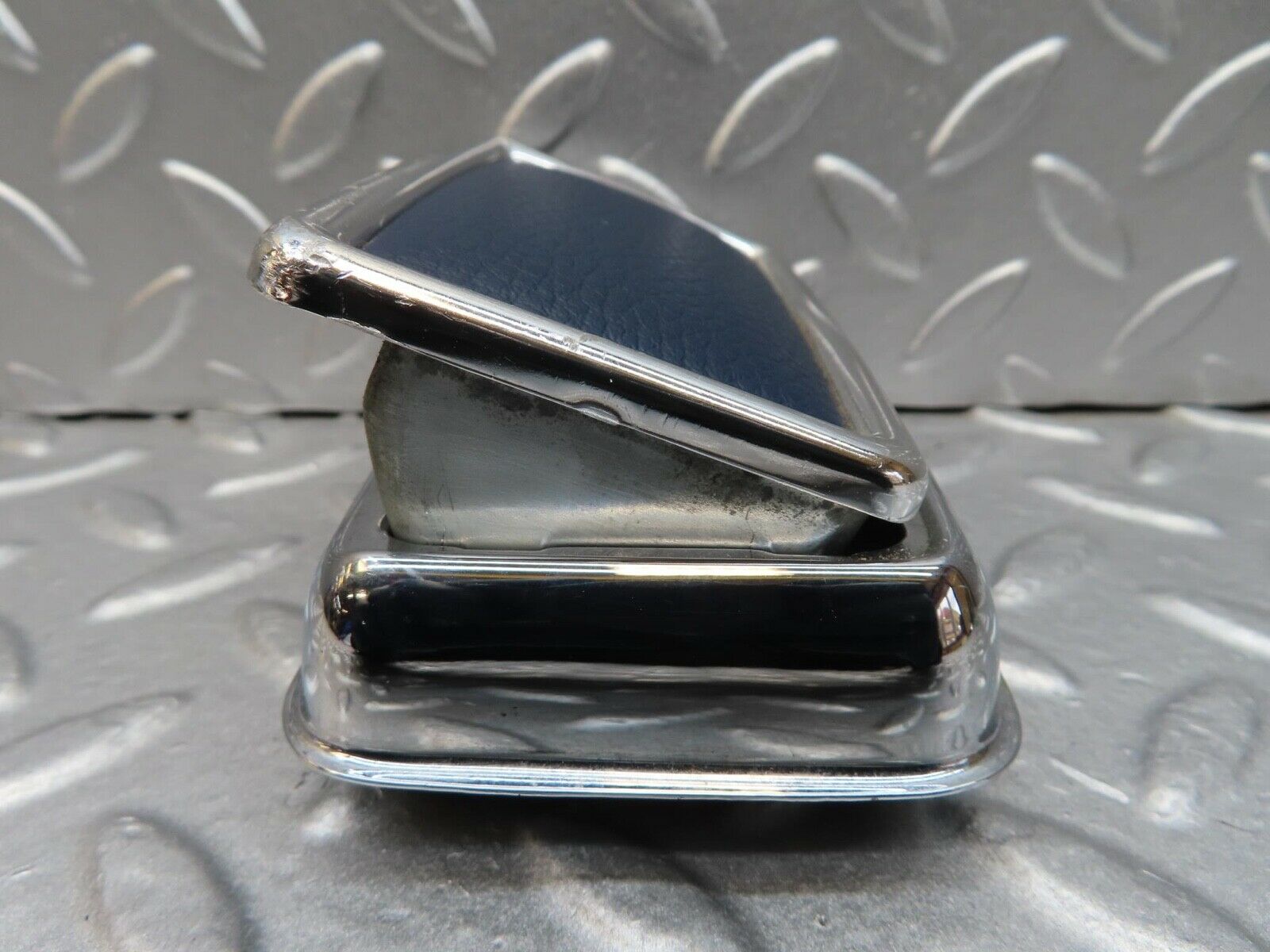 13972 Mercedes-Benz C107 280SLC Rear Ashtray Blue