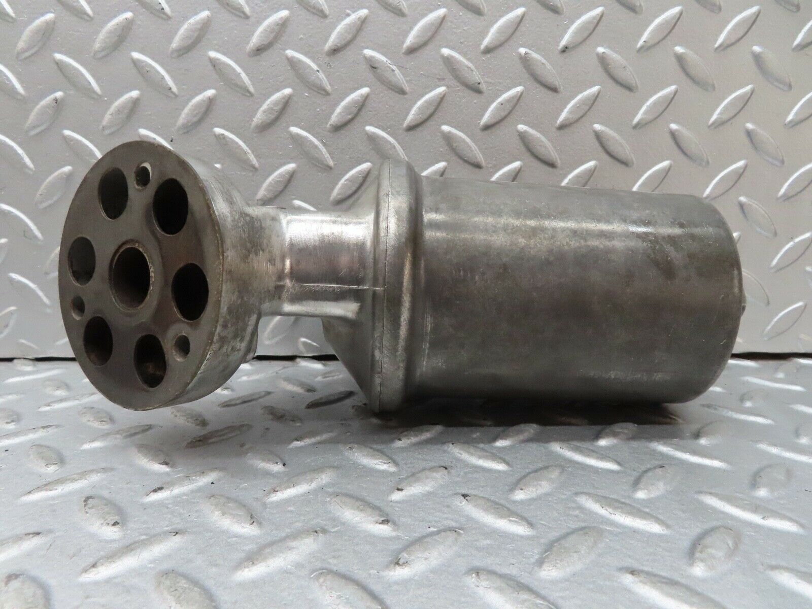 17710 Mercedes-Benz W116 450SEL Oil Filter Housing 1161840509