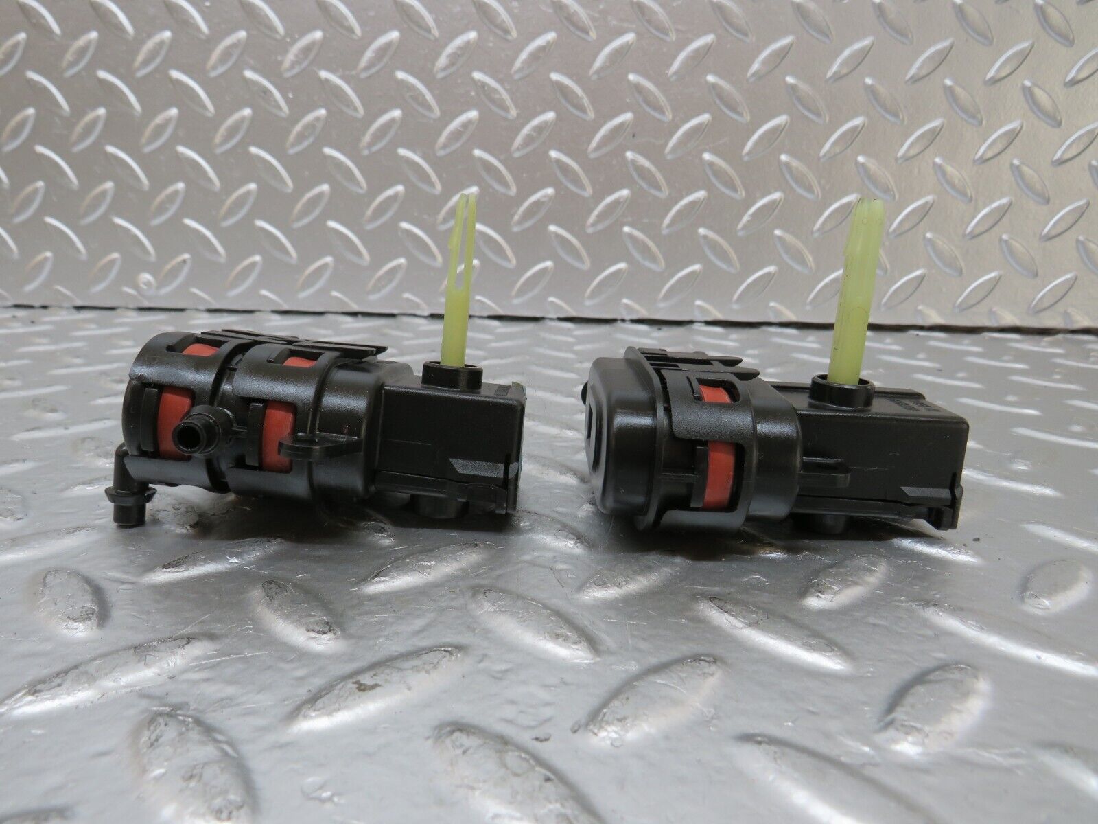 25039 Mercedes-Benz W140 S320 2x Heater Box Vacuum Actuator 9062700312