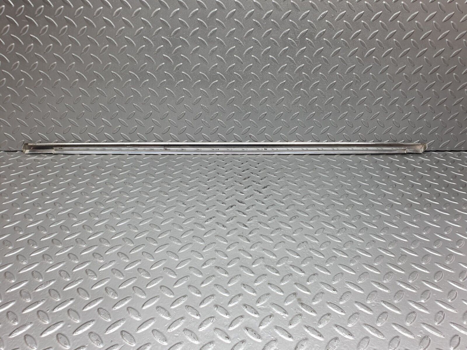 41188 Mercedes-Benz W126 300SE Rear Left Door Chrome Moulding Trim