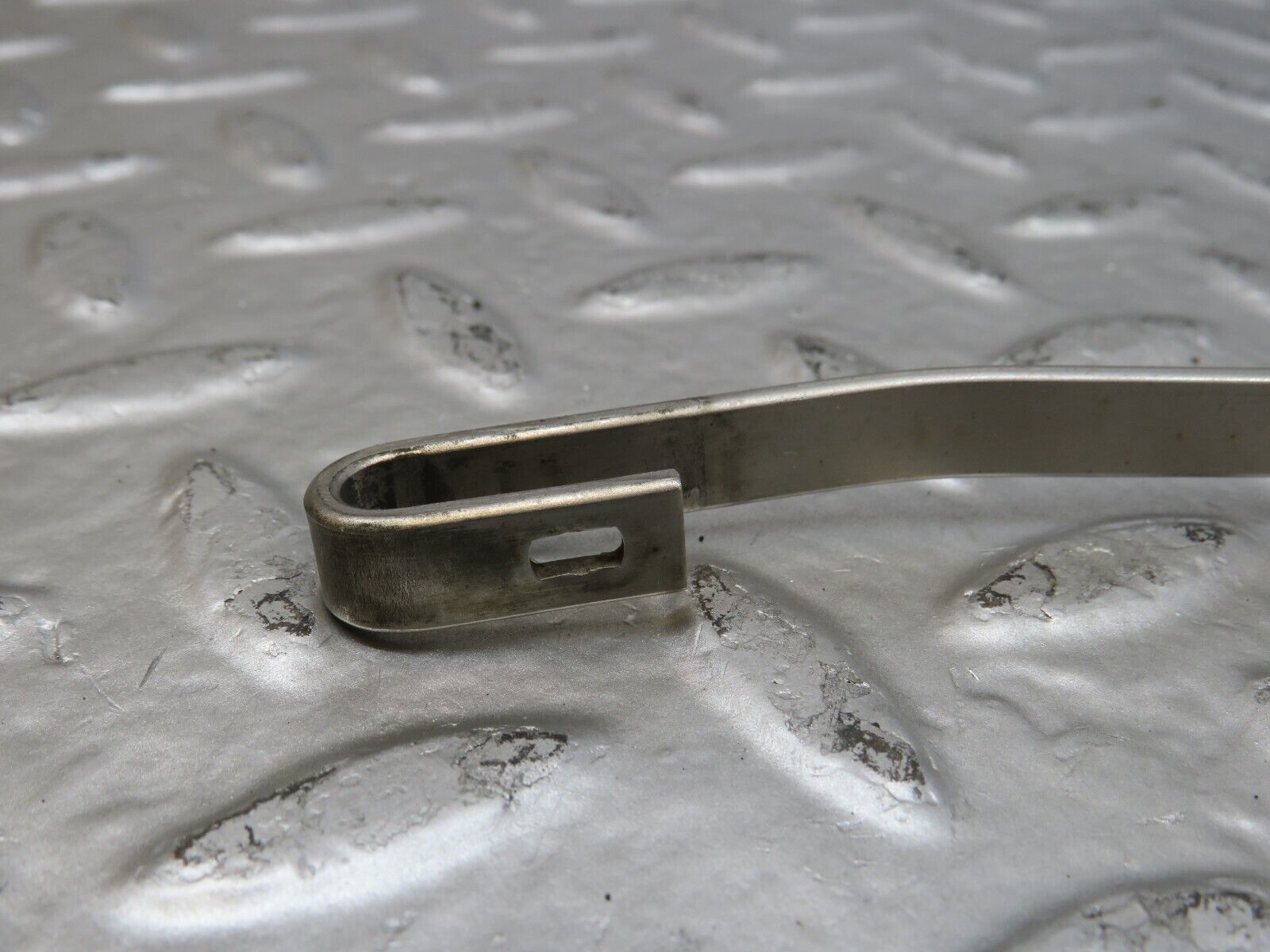 26272 Mercedes-Benz W116 450SE Wiper Arm Bosch Right Side