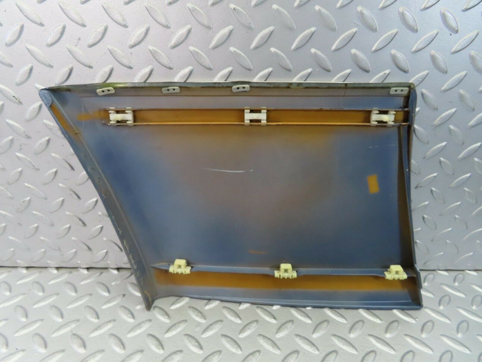 9031 Mercedes-Benz W124 Front Right Fender Wing Moulding Trim 1246901440