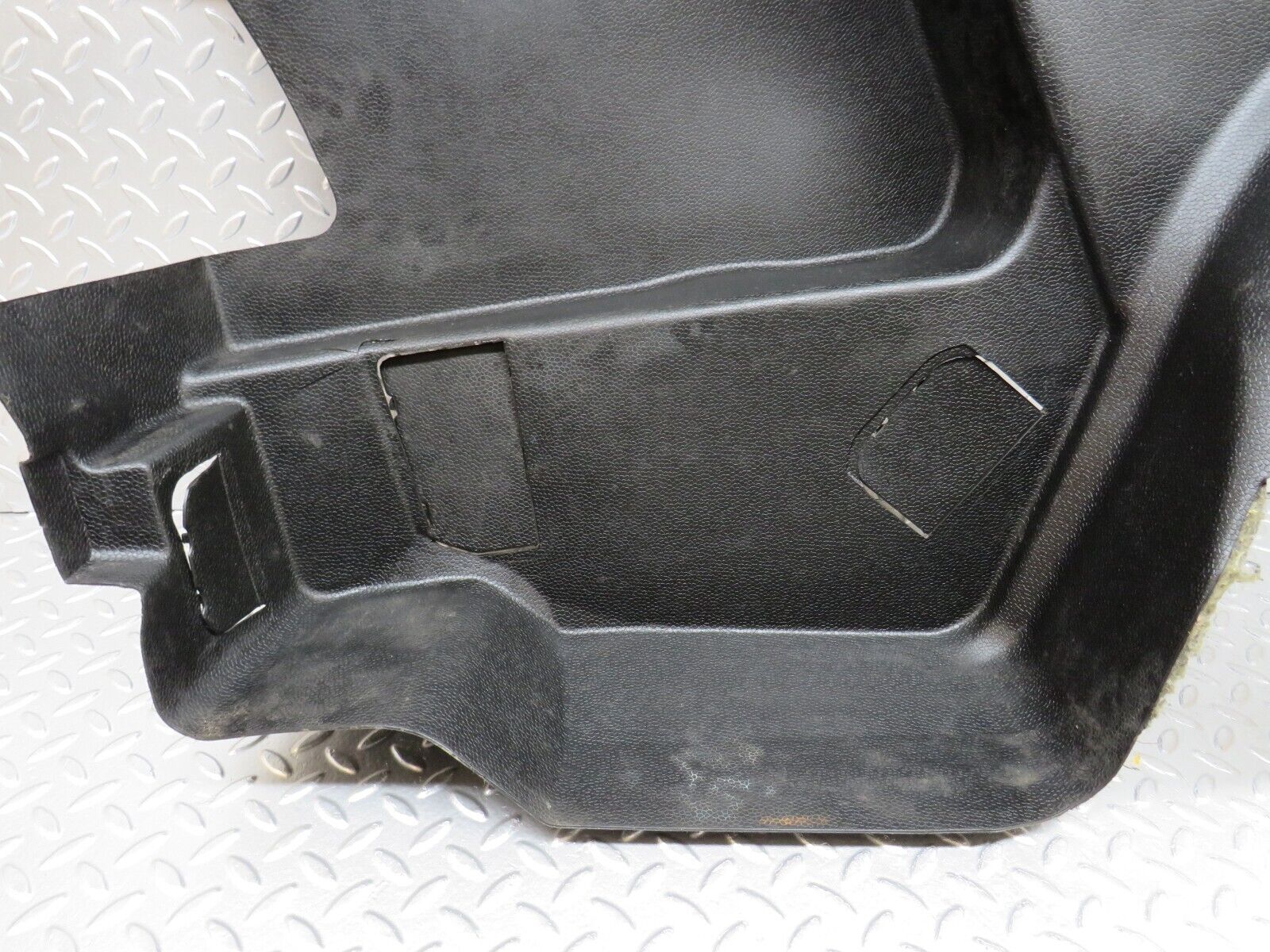 34033 Mercedes-Benz W124 260E Trunk Cover Panel Left 1246900730