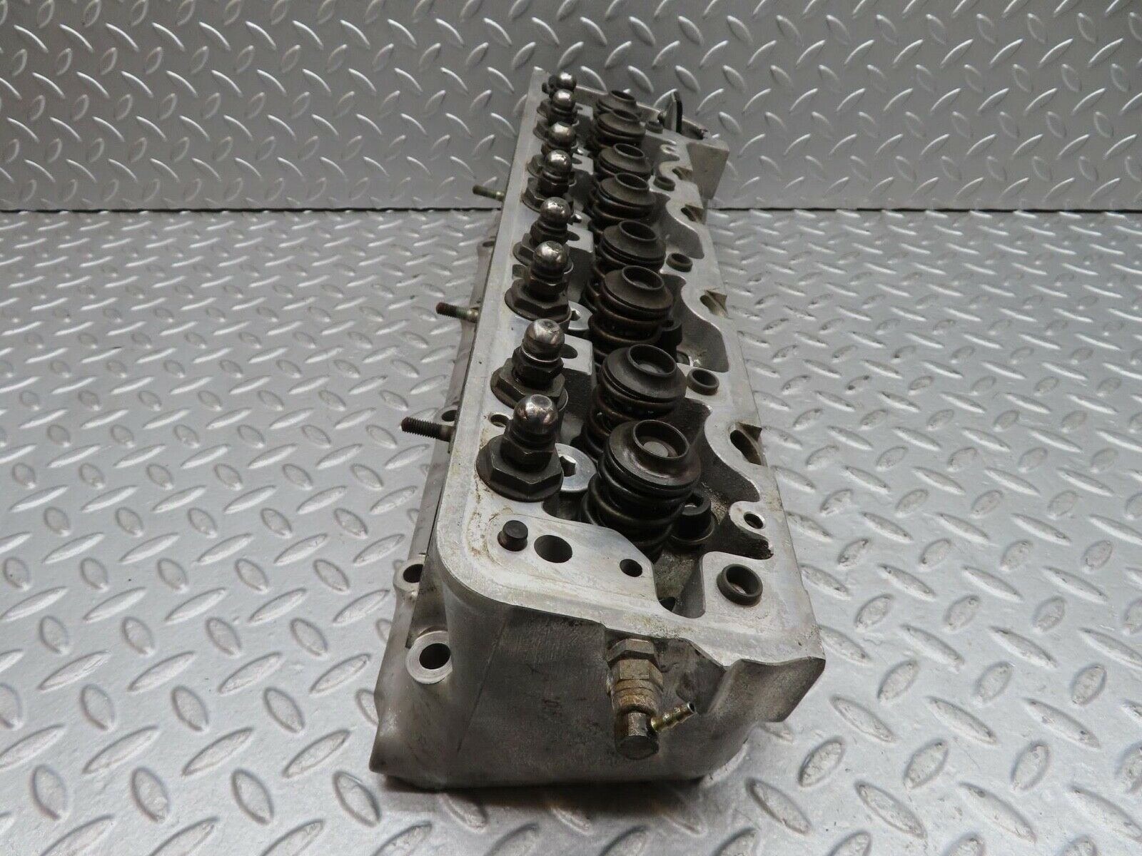 16533 Mercedes-Benz C107 350SLC Coupe Cylinder Head Left Side 1160161801